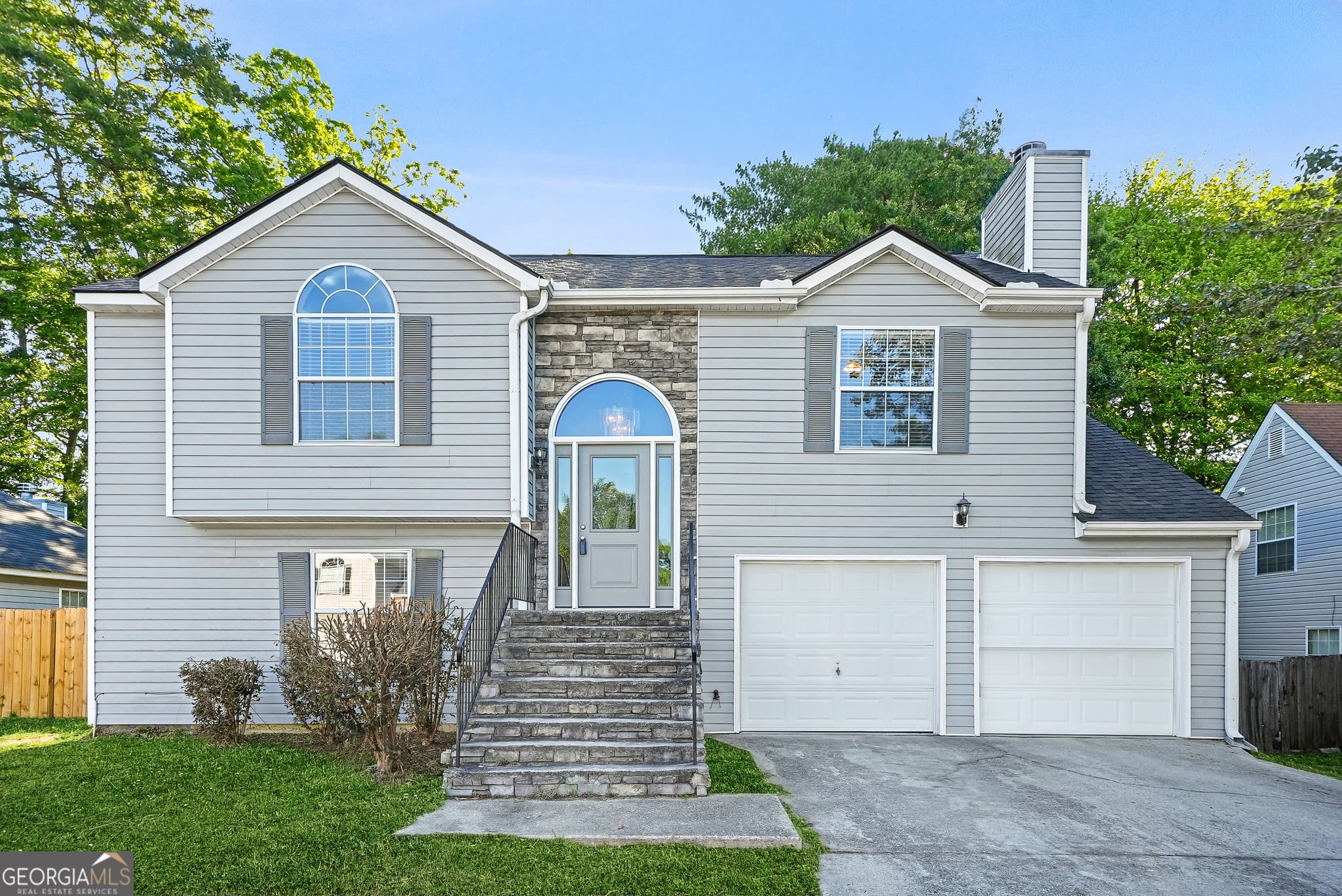 4 bedroom, 2 bathroom, 1,382 sq ft single family residence sold at 1090 Drawbridge Drive, Riverdale, GA 30296
