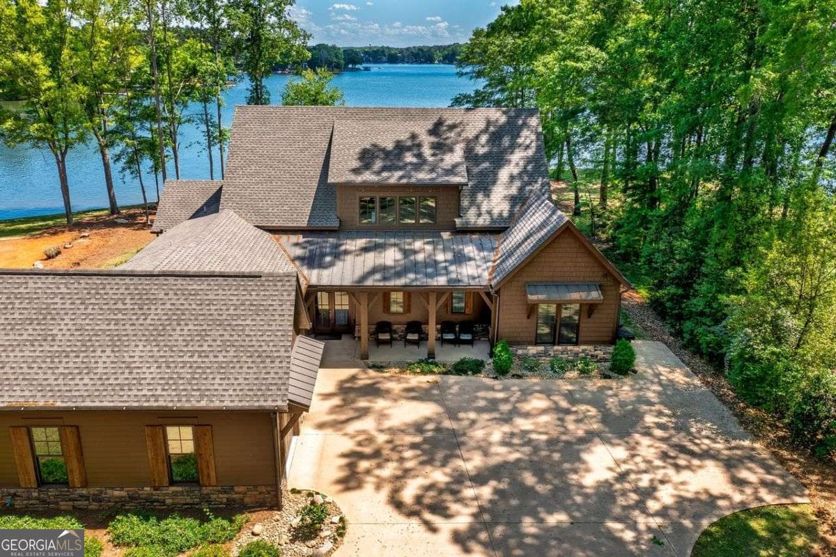 4 bedroom, 4.5 bathroom, 3,670 sq ft single family residence sold at 136 Phoenix Drive, Eatonton, GA 31024