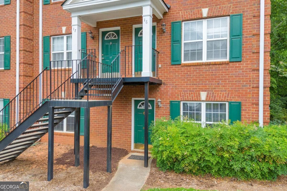 2 bedroom, 2 bathroom, 1,188 sq ft condominium sold at 600 Mitchell Bridge Road 16, Athens, GA 30606