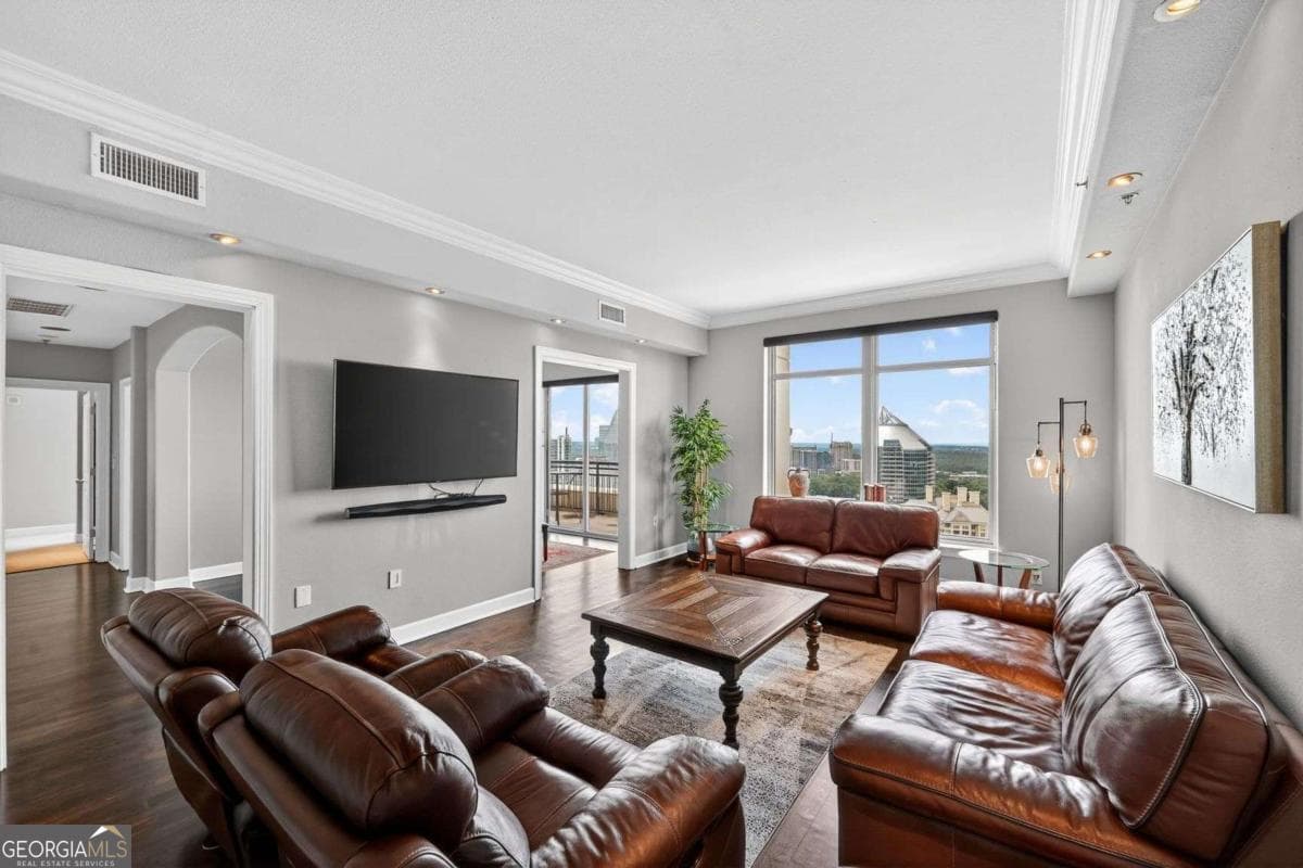 2 bedroom, 2 bathroom, 1,776 sq ft condominium sold at 3445 Stratford Road 3801, Atlanta, GA 30326