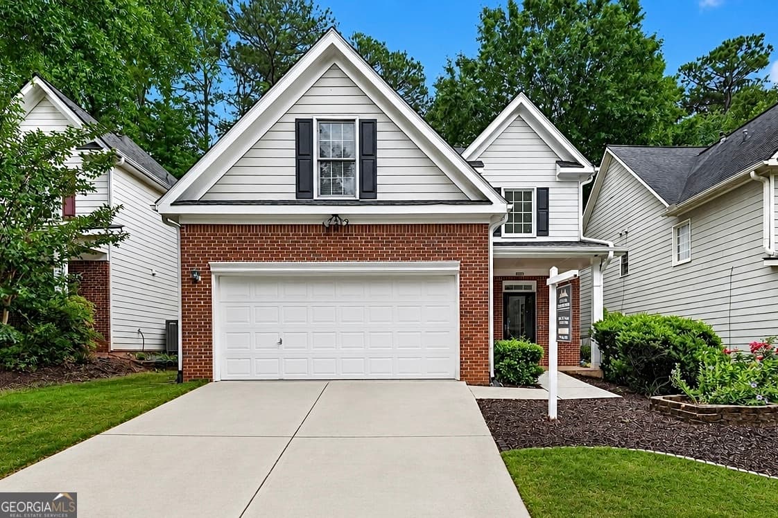 4 bedroom, 2.5 bathroom, 2,305 sq ft single family residence sold at 2911 Winter Rose Court, Dunwoody, GA 30360