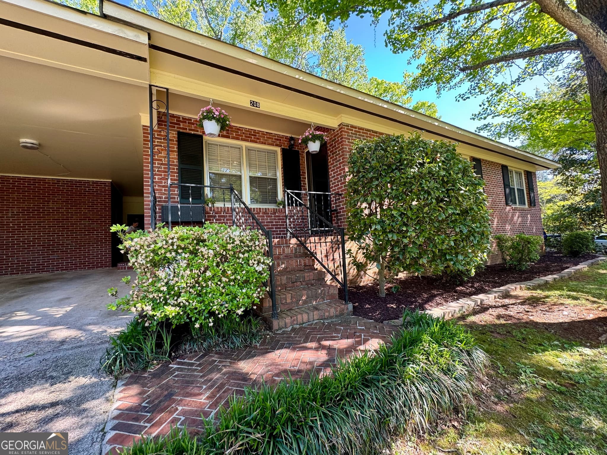3 bedroom, 1.5 bathroom, 1,340 sq ft single family residence sold at 208 Park Hill Drive, Lagrange, GA 30241