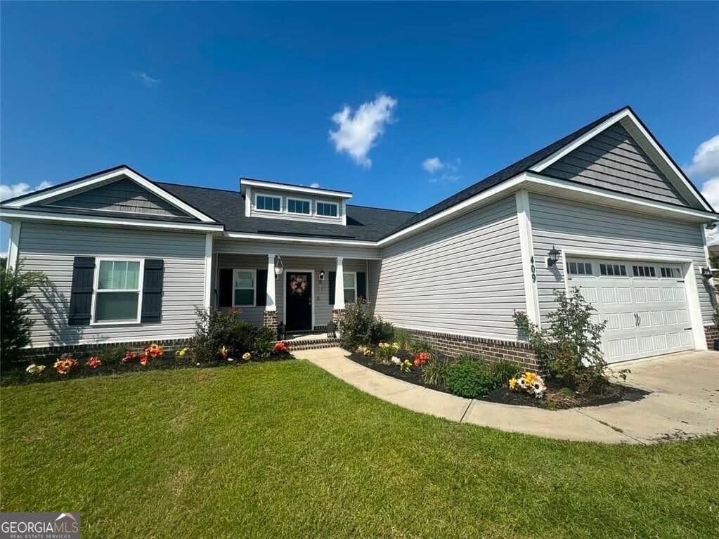 3 bedroom, 2 bathroom, 1,602 sq ft single family residence for sale at 409 Pivot Point, Statesboro, GA 30458