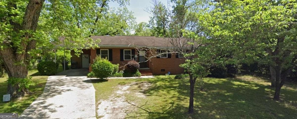 3 bedroom, 1 bathroom, 1,436 sq ft single family residence sold at 2204 Stonewall Street, Dublin, GA 31021