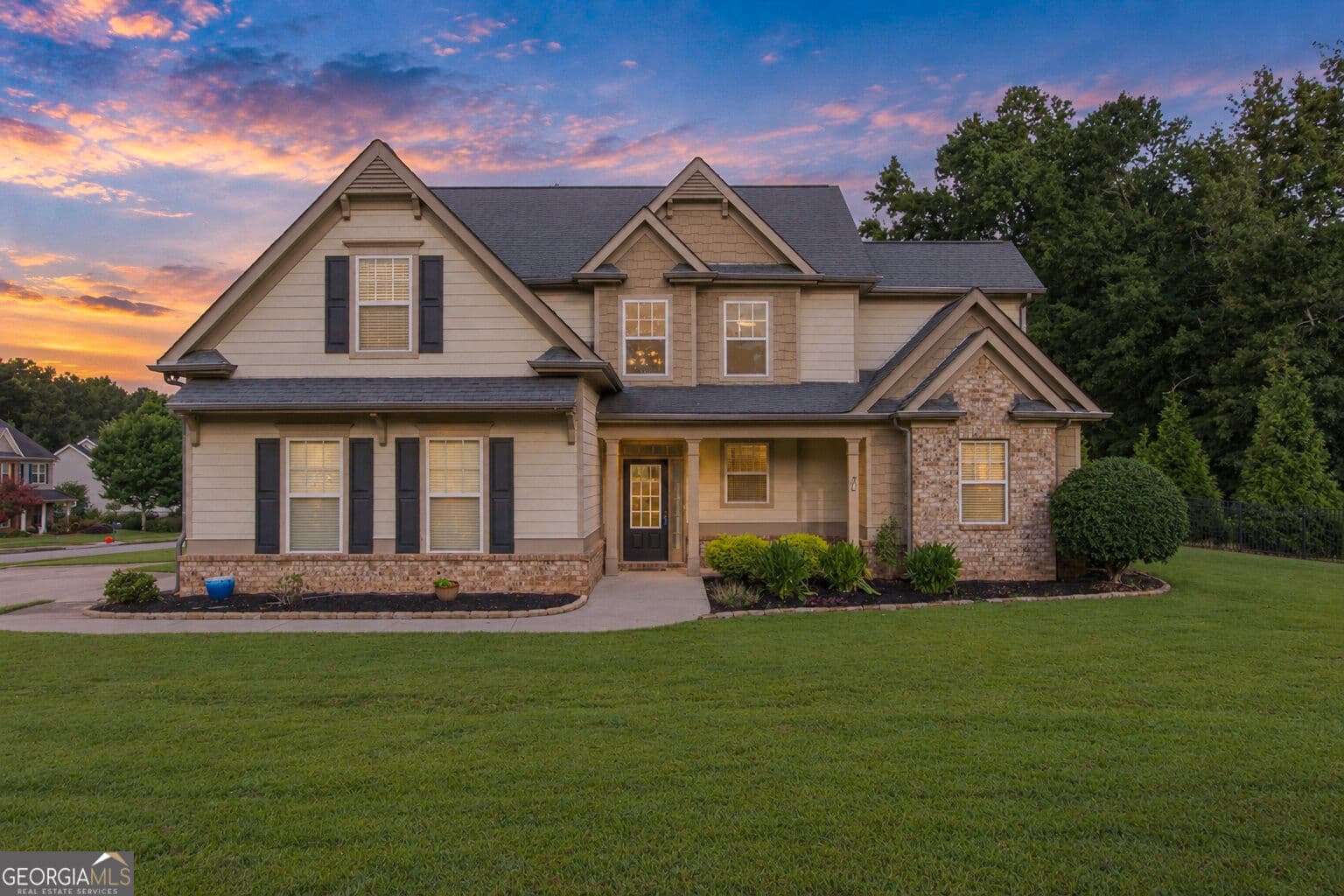 4 bedroom, 2.5 bathroom, 2,561 sq ft single family residence for sale at 4662 Whitlow Ridge Drive, Bishop, GA 30621