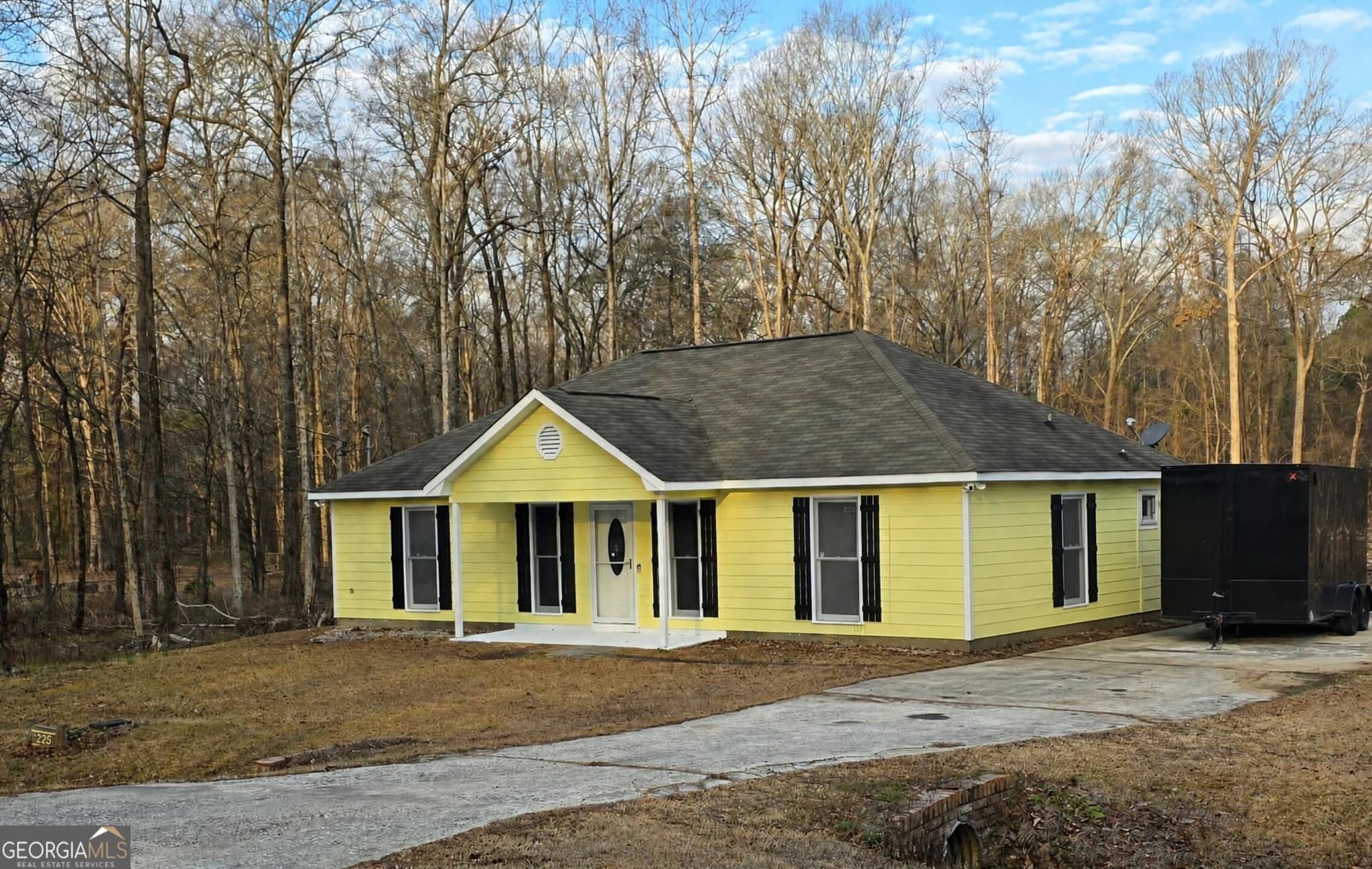 3 bedroom, 2 bathroom, 1,260 sq ft single family residence for sale at 225 Lee Rd 960, Smiths Station, AL 36877
