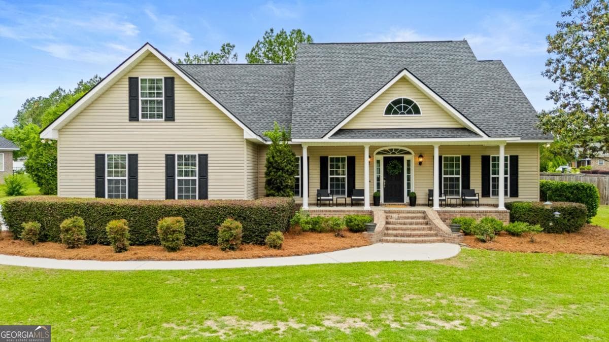 5 bedroom, 3 bathroom, 2,818 sq ft single family residence sold at 9027 Oakfield Drive, Statesboro, GA 30461