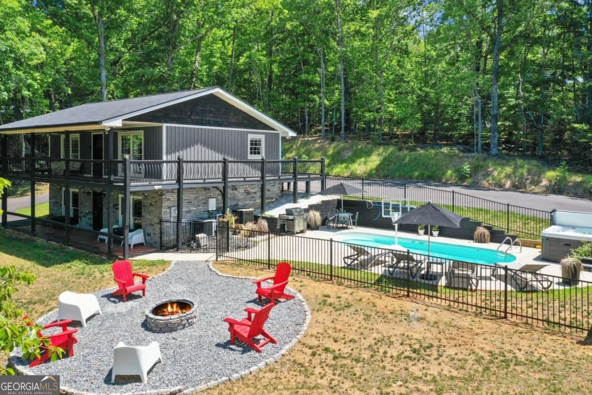 3 bedroom, 2.5 bathroom, 1,728 sq ft single family residence for sale at 45 Sun Valley Drive, Mineral Bluff, GA 30559