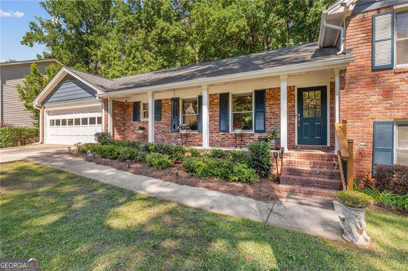 4 bedroom, 3.5 bathroom, 2,682 sq ft single family residence sold at 3053 Terramar Drive, Atlanta, GA 30341