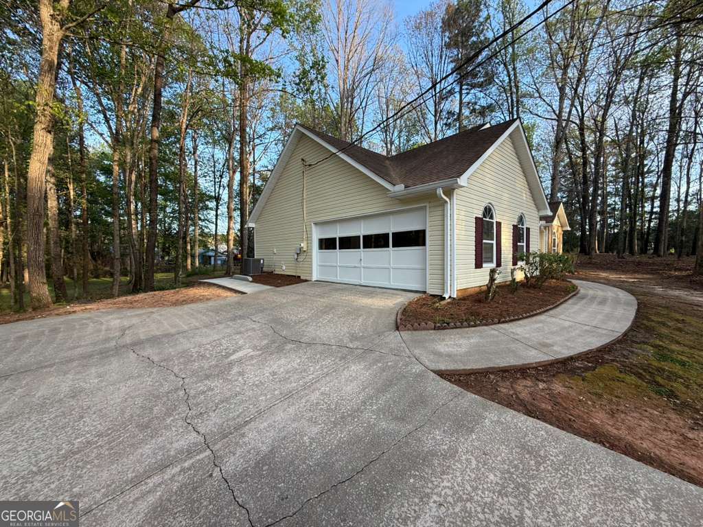 3 bedroom, 2 bathroom, 1,231 sq ft single family residence sold at 35 Lindsey Lane, Sharpsburg, GA 30277