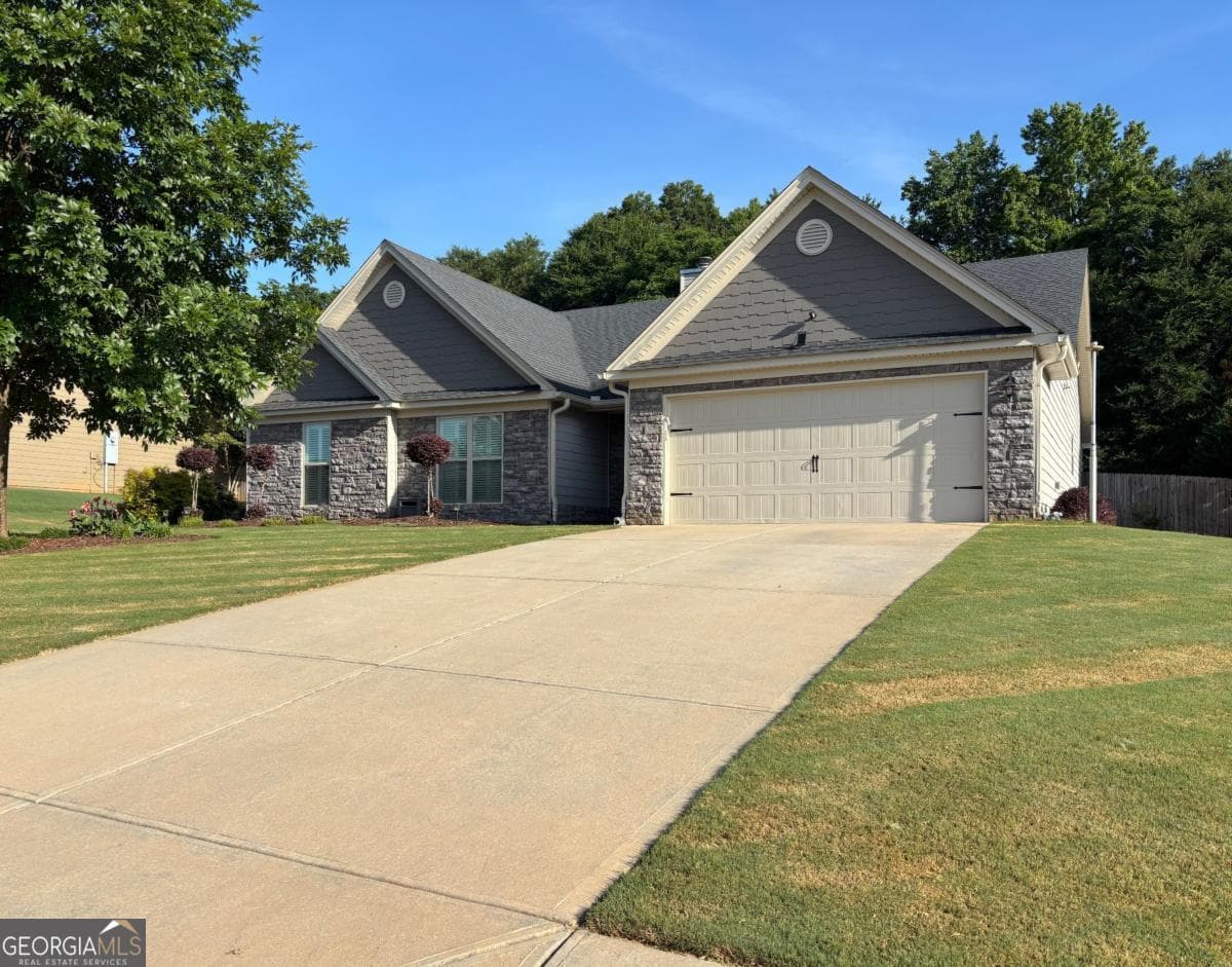 4 bedroom, 2.5 bathroom, 2,173 sq ft single family residence sold at 621 Lake Vista Drive, Jefferson, GA 30549
