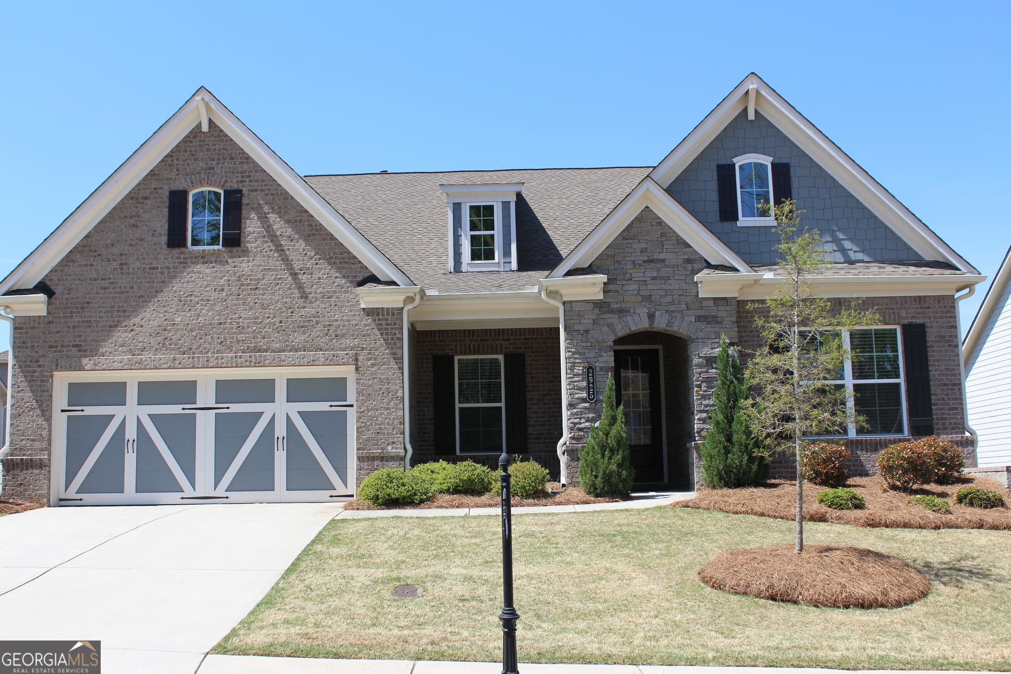 3 bedroom, 3 bathroom, 2,636 sq ft single family residence sold at 2925 Coach River Way, Cumming, GA 30040