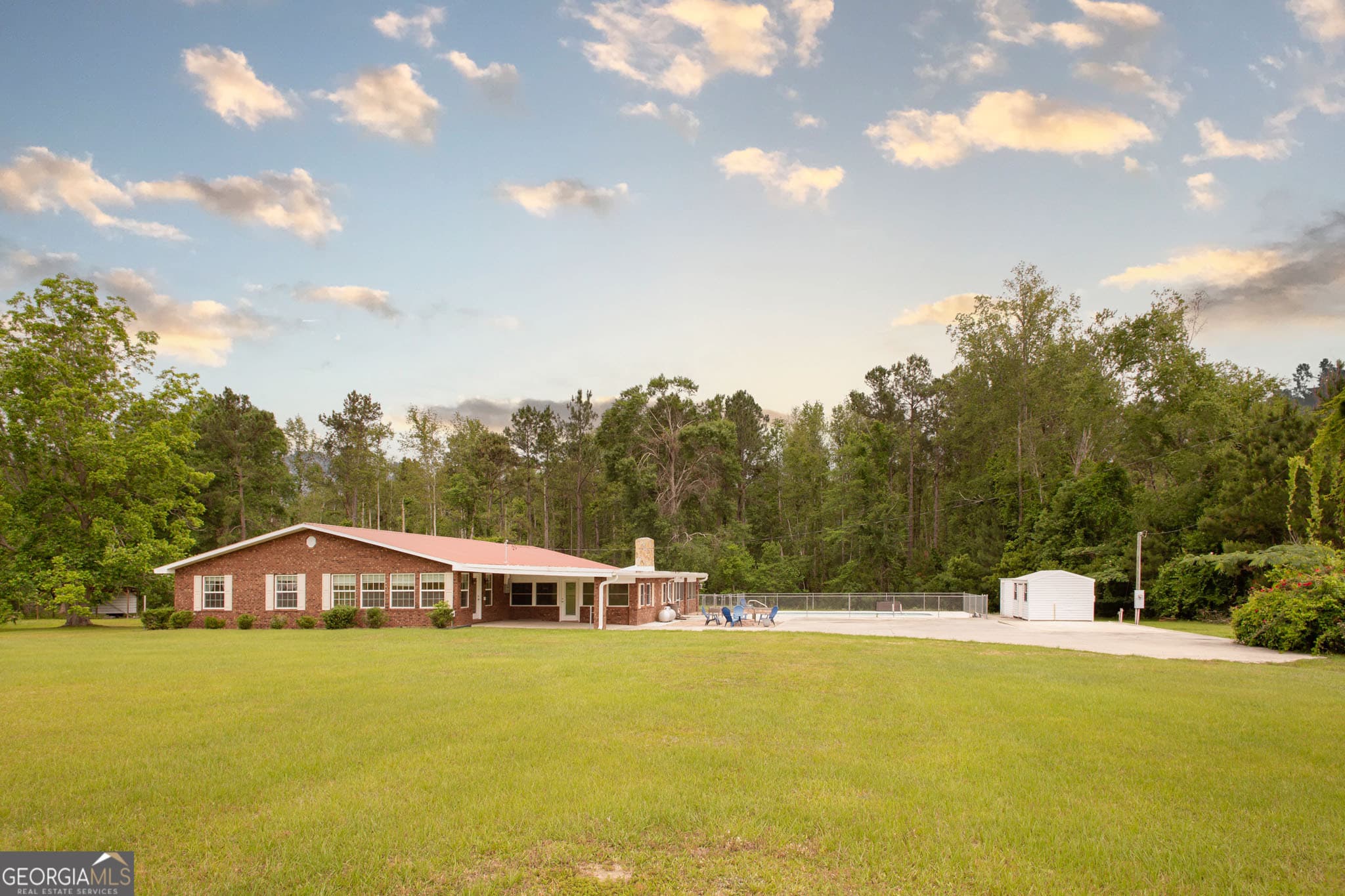3 bedroom, 2 bathroom, 2,794 sq ft single family residence sold at 3842 Kay Circle, Blackshear, GA 31516