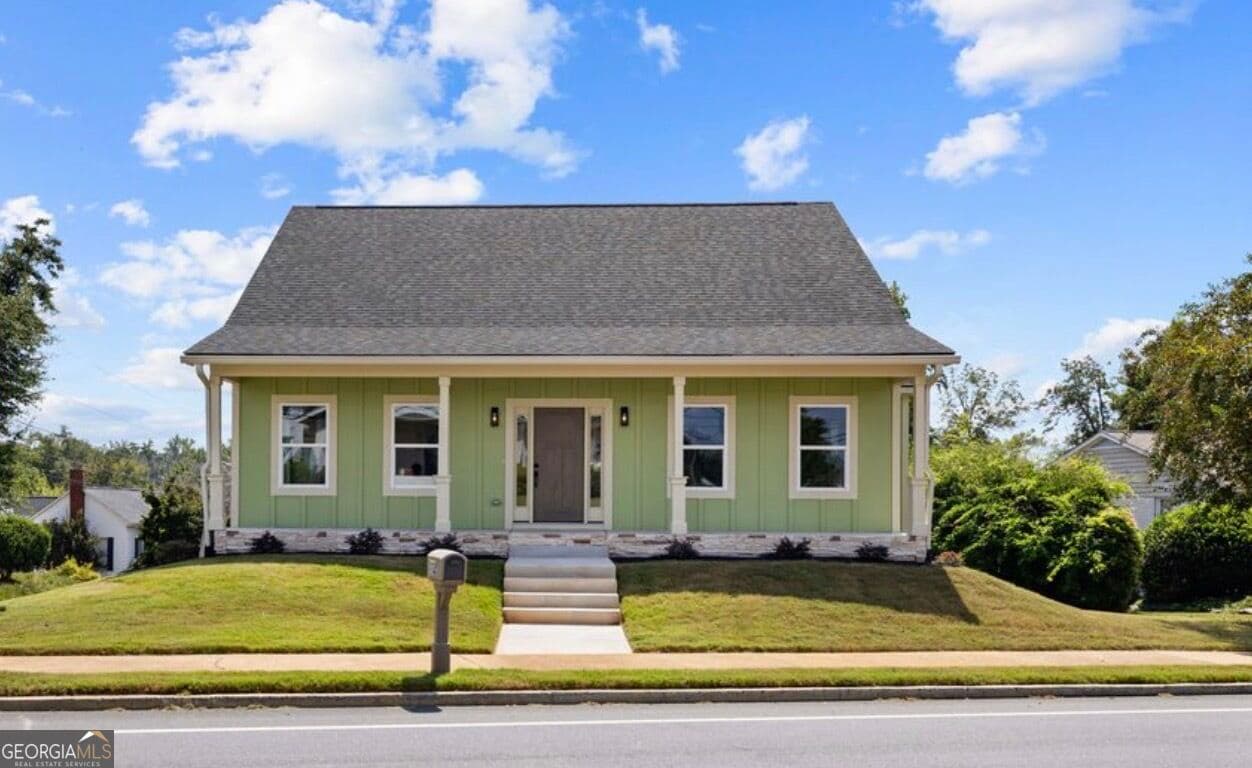 4 bedroom, 4 bathroom, 3,300 sq ft single family residence for sale at 112 Lagrange Street, Newnan, GA 30263