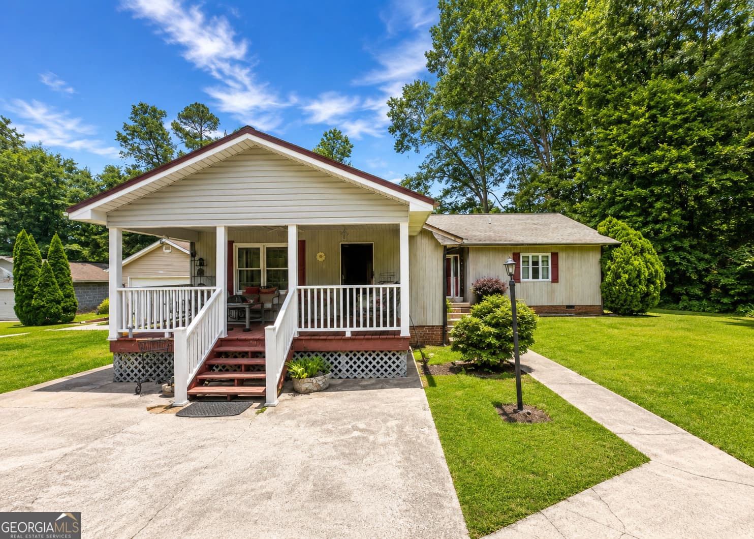 3 bedroom, 2 bathroom, 2,196 sq ft single family residence sold at 455 Wildwood Drive, Chatsworth, GA 30705