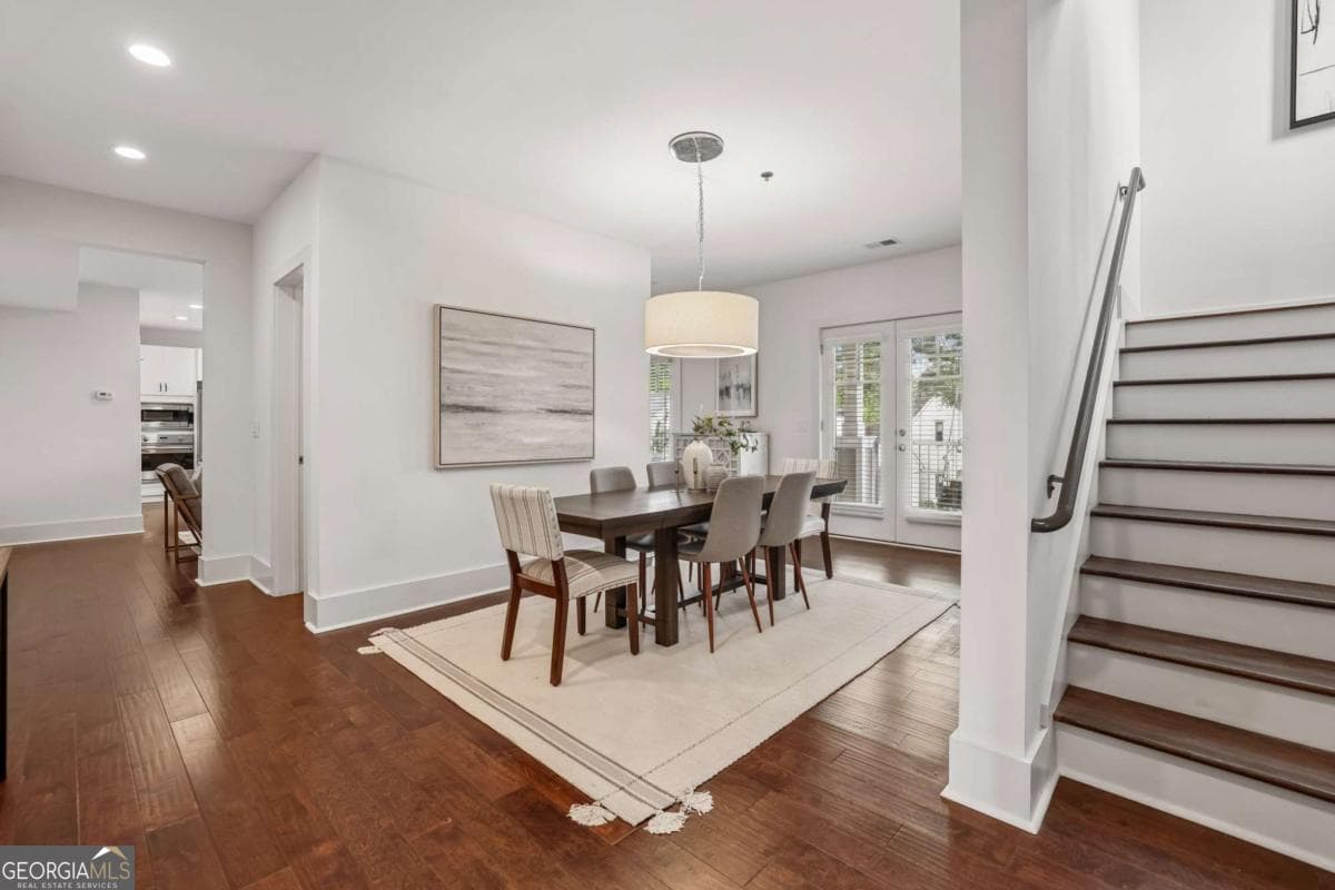 2 bedroom, 2.5 bathroom condominium sold at 301 Canton Way, Roswell, GA 30075