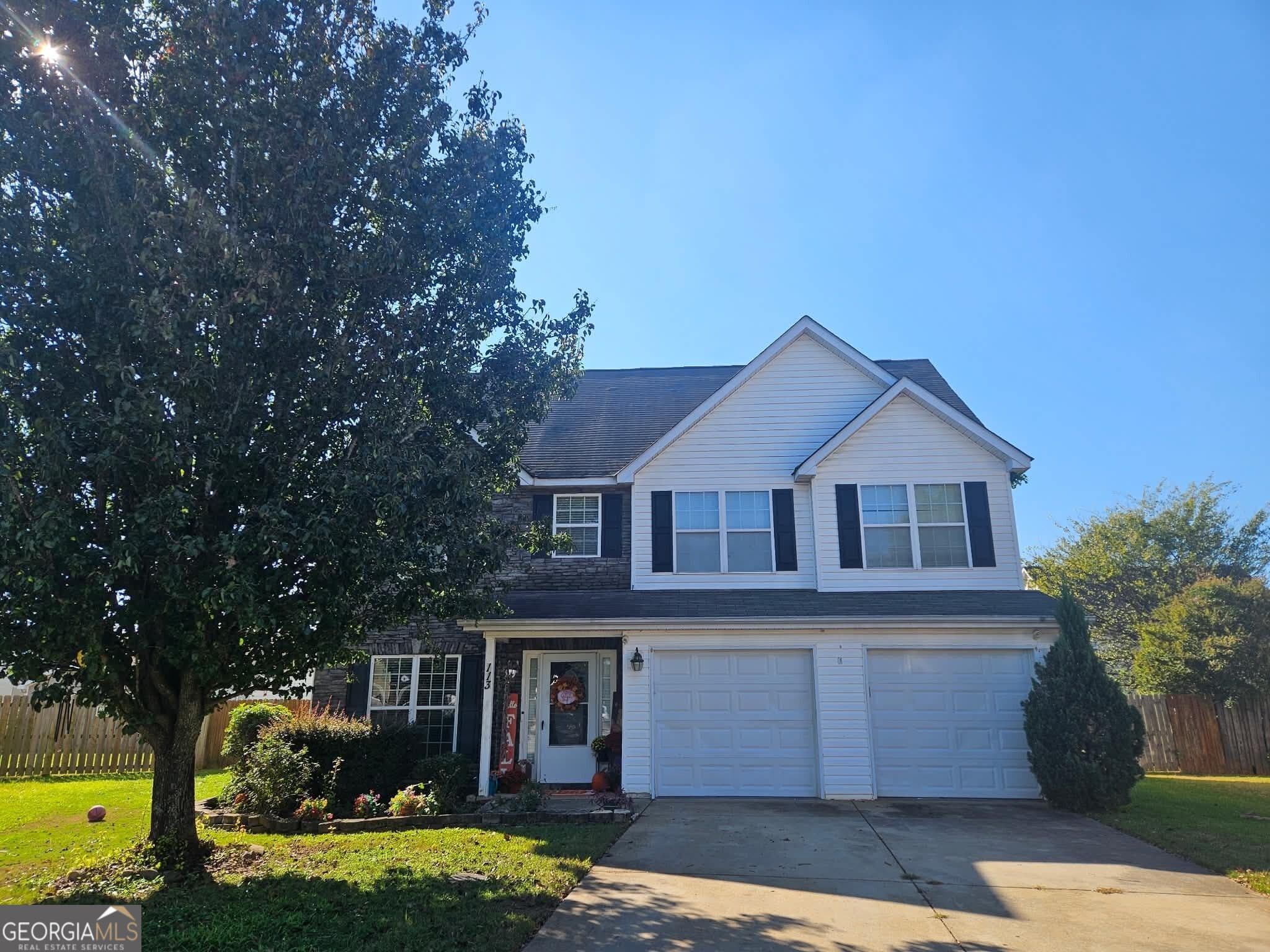 4 bedroom, 2.5 bathroom, 2,199 sq ft single family residence for sale at 113 Derringer Court, Byron, GA 31008