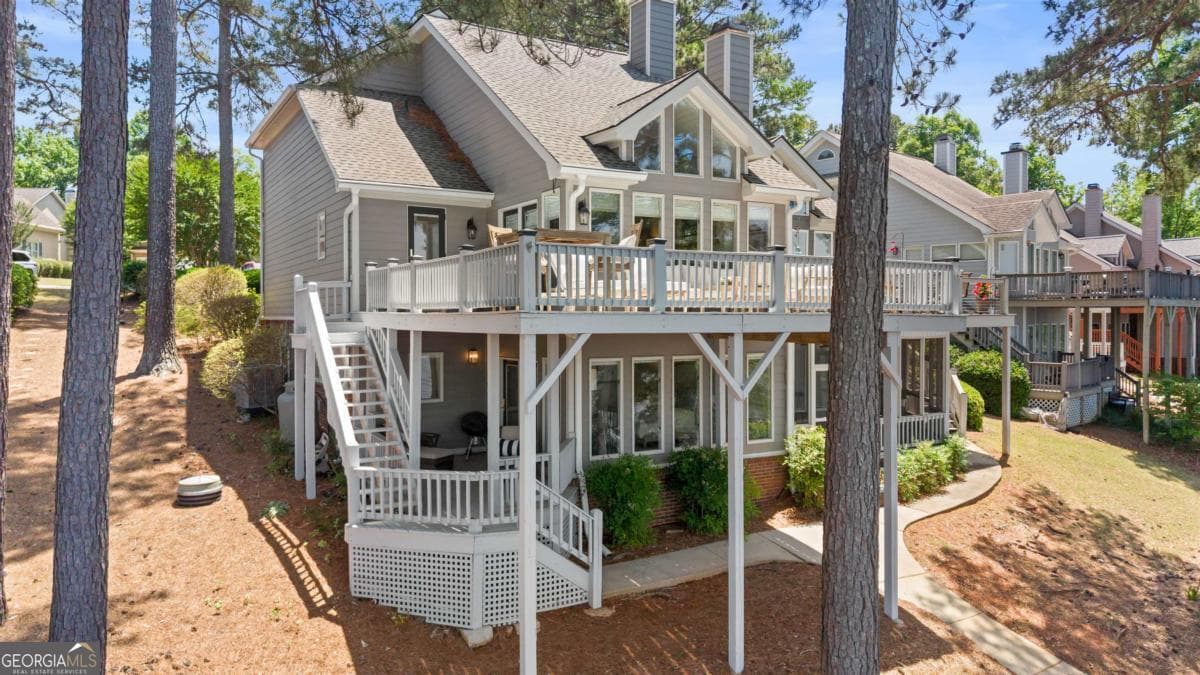 3 bedroom, 3 bathroom, 2,306 sq ft townhouse sold at 1641 Vintage Club Drive, Greensboro, GA 30642