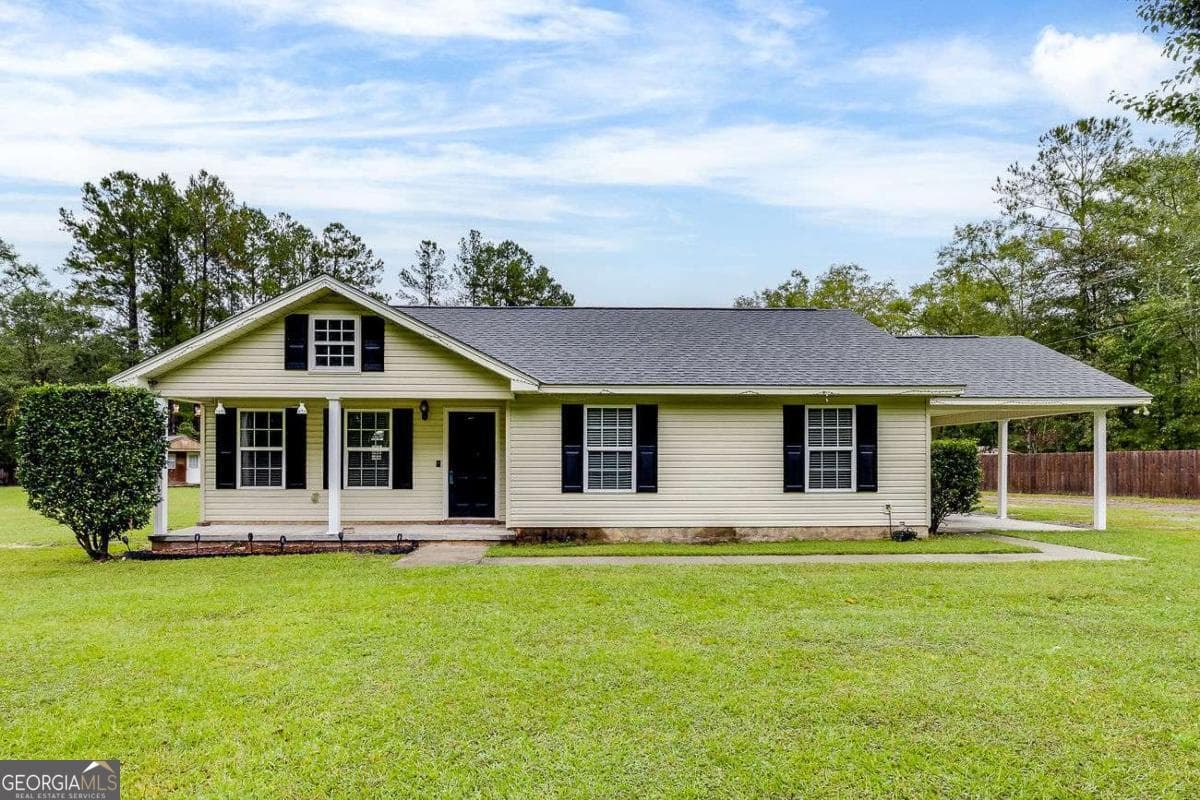 3 bedroom, 2 bathroom single family residence sold at 2884 Old Dixie Highway, Springfield, GA 31329