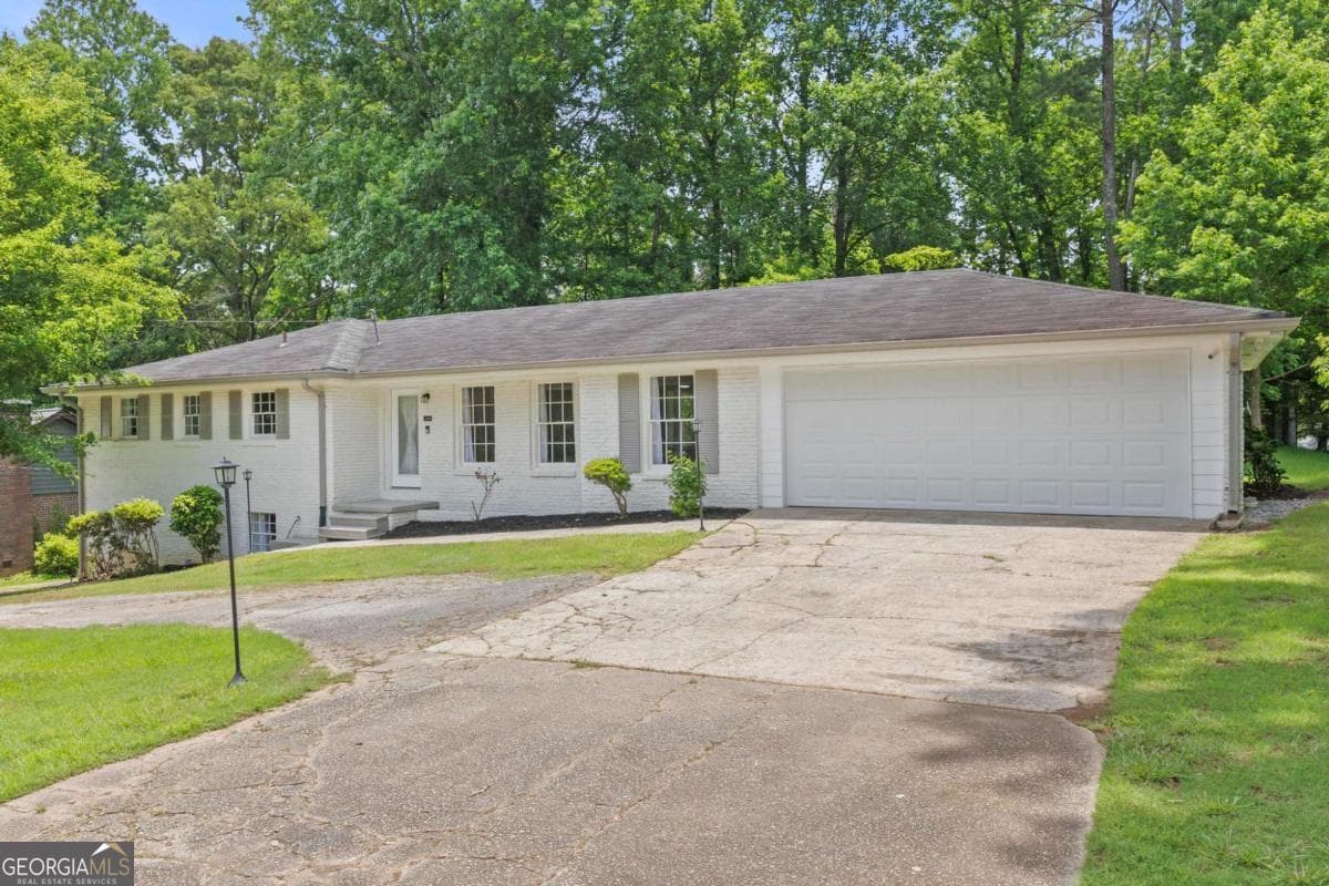 3 bedroom, 3 bathroom, 3,196 sq ft single family residence sold at 6181 Shallow Wood Lane, Douglasville, GA 30135