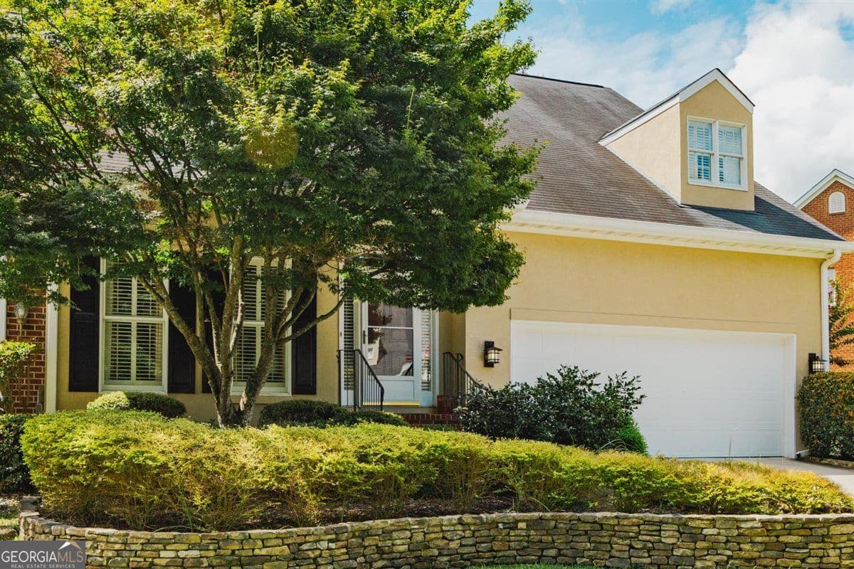 4 bedroom, 2.5 bathroom, 2,597 sq ft single family residence for sale at 155 N Wellington, Macon, GA 31210