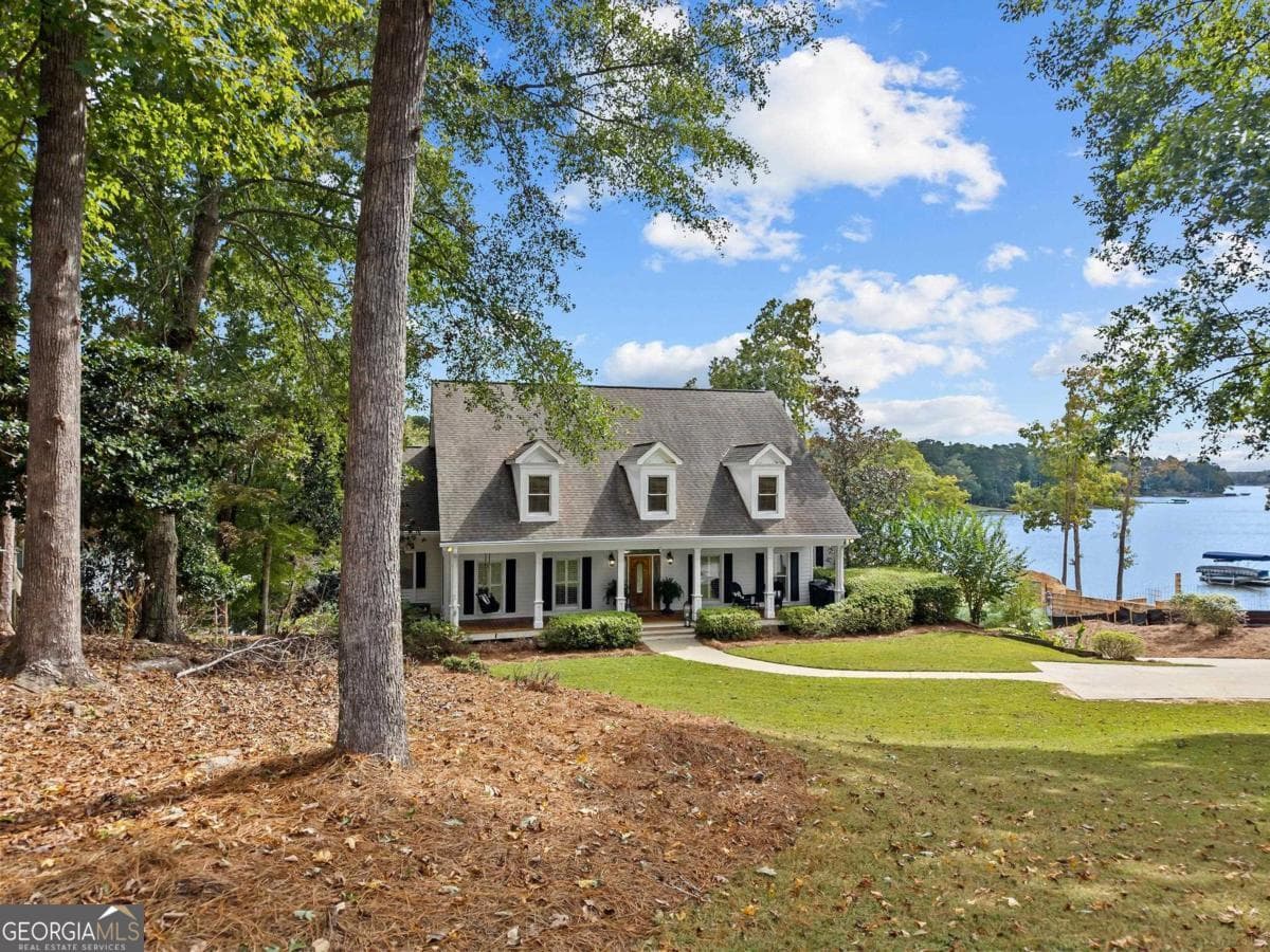 6 bedroom, 4.5 bathroom, 6,120 sq ft single family residence for sale at 1651 Lighthouse Circle, Greensboro, GA 30642