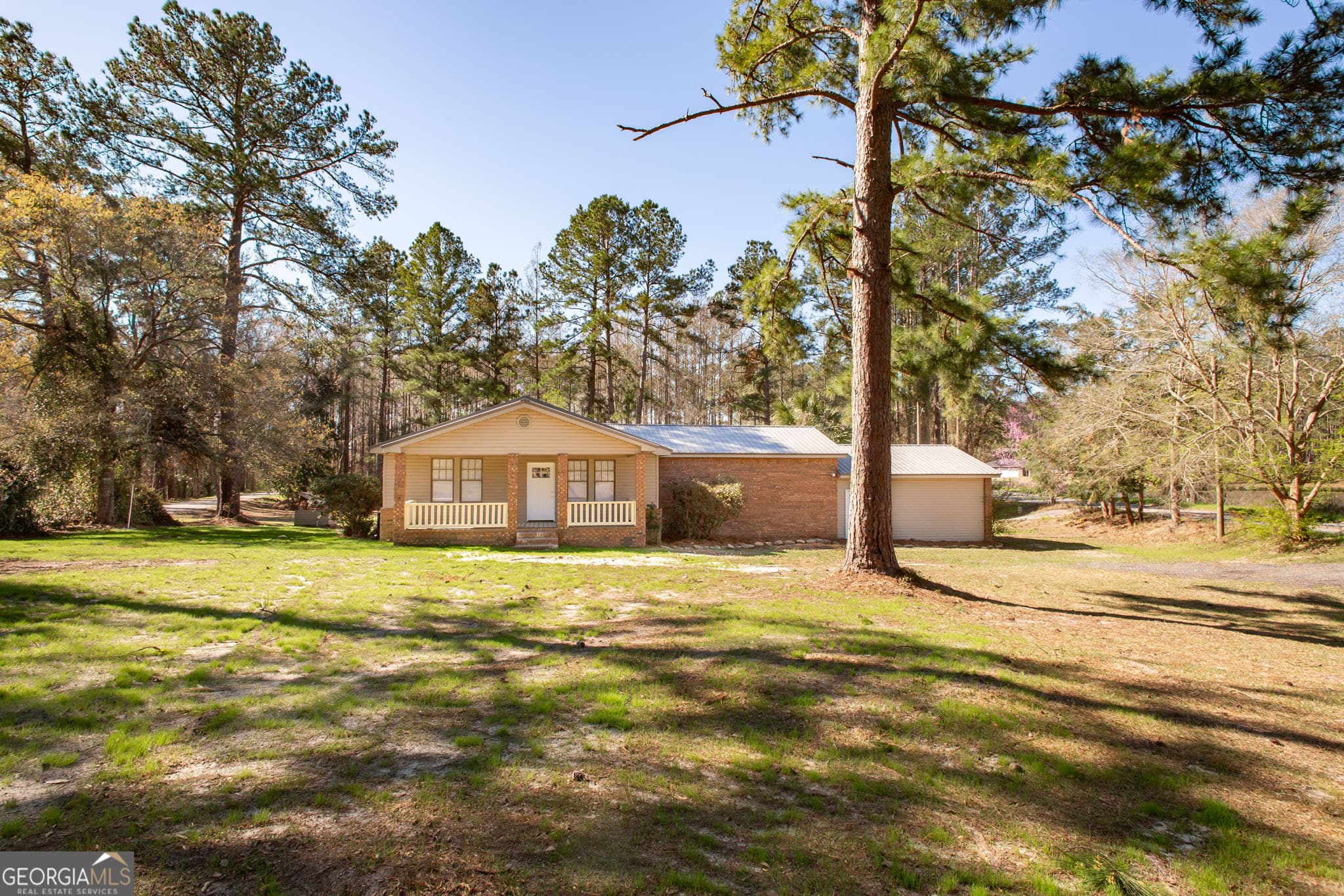 3 bedroom, 2 bathroom, 2,094 sq ft single family residence sold at 6524 Satilla Road, Blackshear, GA 31516