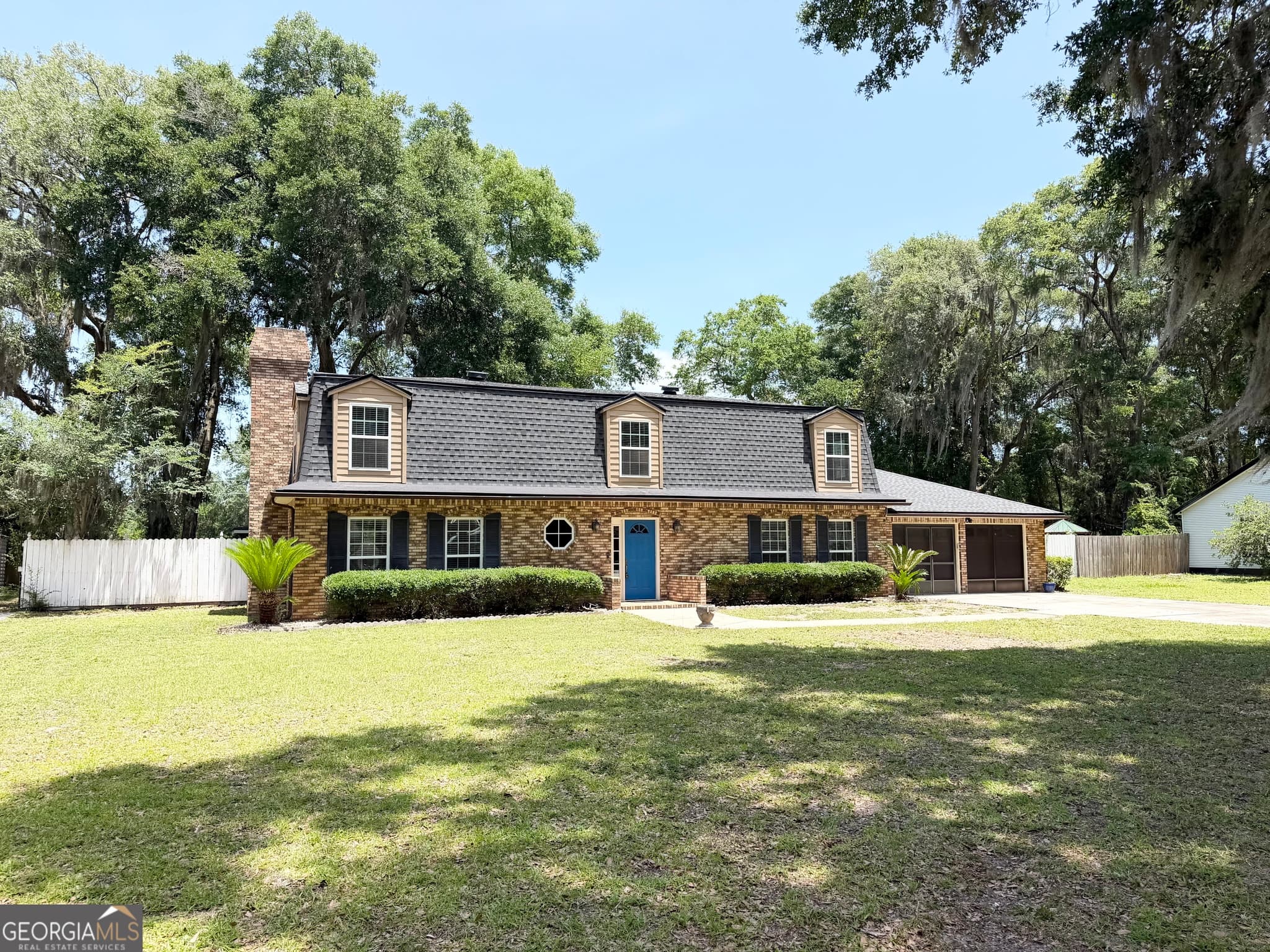 5 bedroom, 2.5 bathroom, 2,863 sq ft single family residence sold at 60 N River Oaks Court, St. Marys, GA 31558
