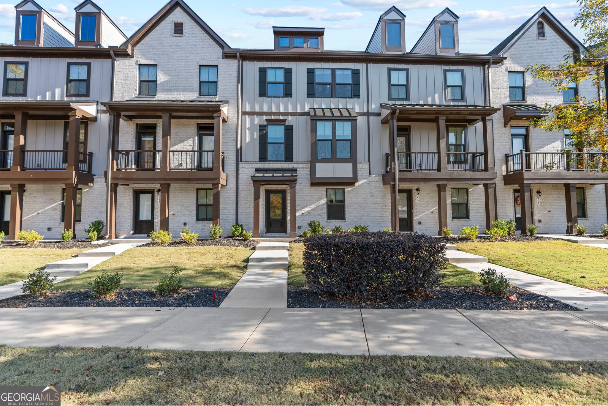4 bedroom, 3.5 bathroom, 2,135 sq ft townhouse for sale at 205 Climbing Ivy Circle, Fayetteville, GA 30214