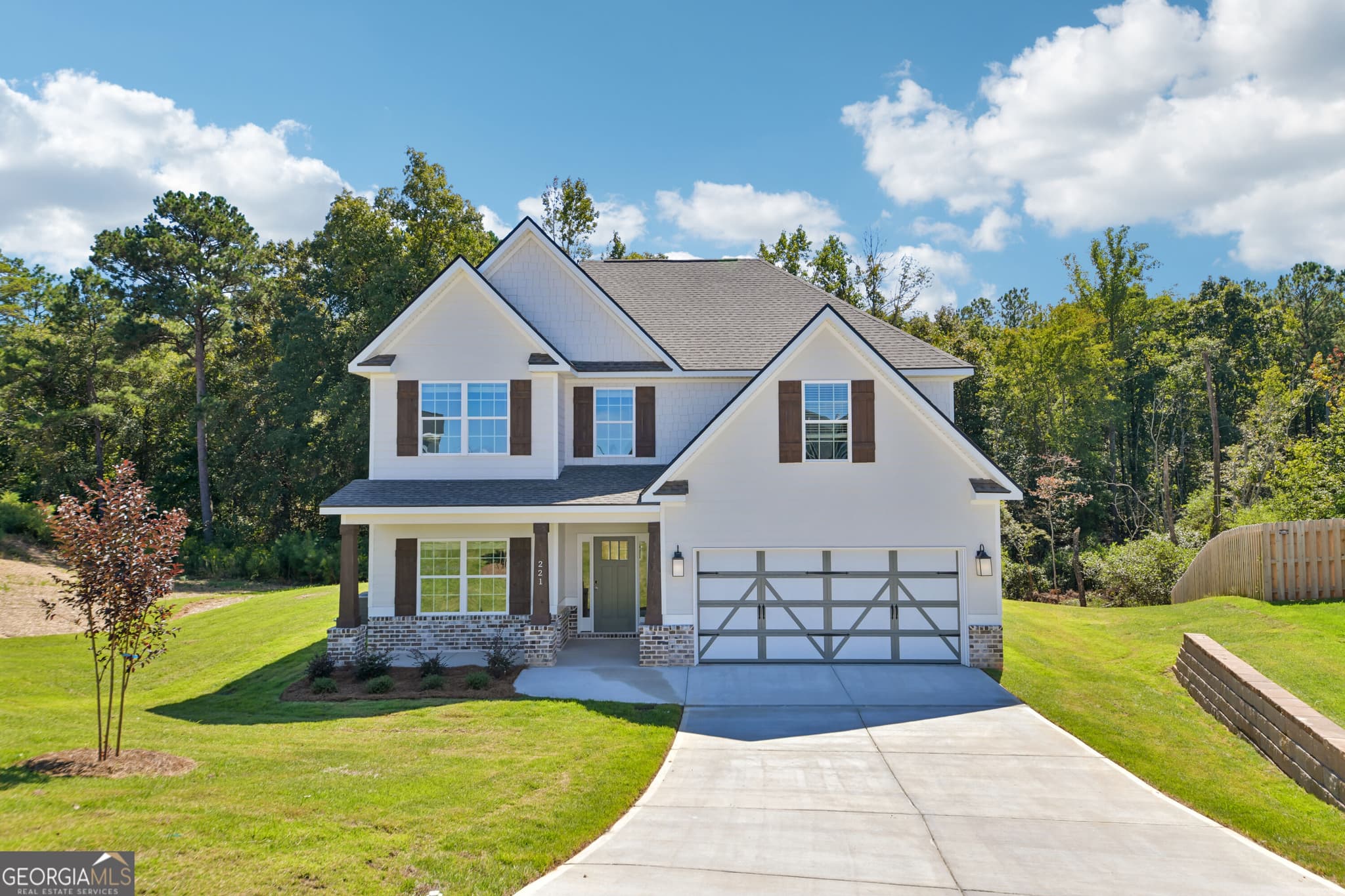 5 bedroom, 3 bathroom, 2,637 sq ft single family residence for sale at 221 Meadows Lane 189, Bonaire, GA 31005