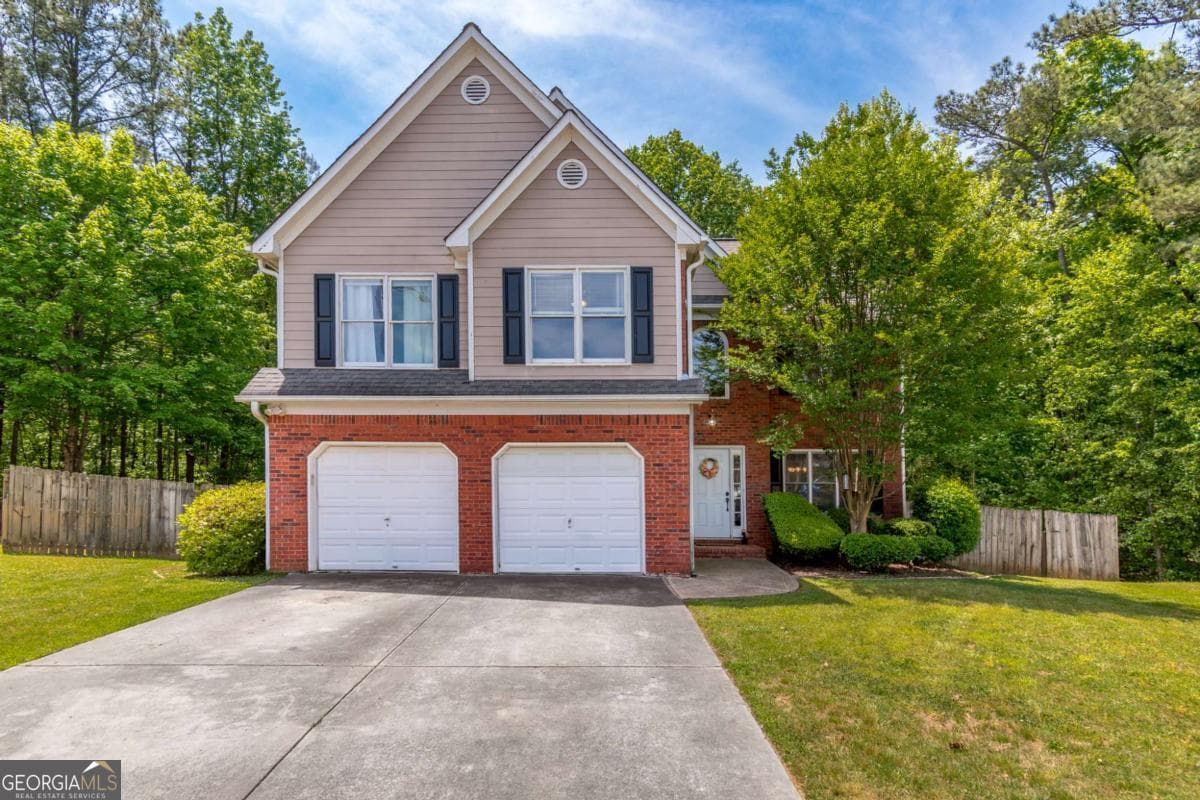 3 bedroom, 2.5 bathroom, 3,262 sq ft single family residence sold at 1800 Hazy Glen Court, Acworth, GA 30102