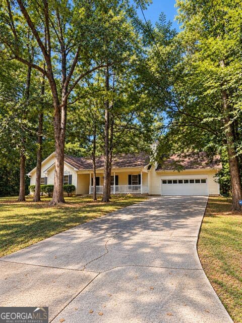 3 bedroom, 2 bathroom, 1,632 sq ft single family residence for sale at 255 Lakeside Drive, Covington, GA 30016