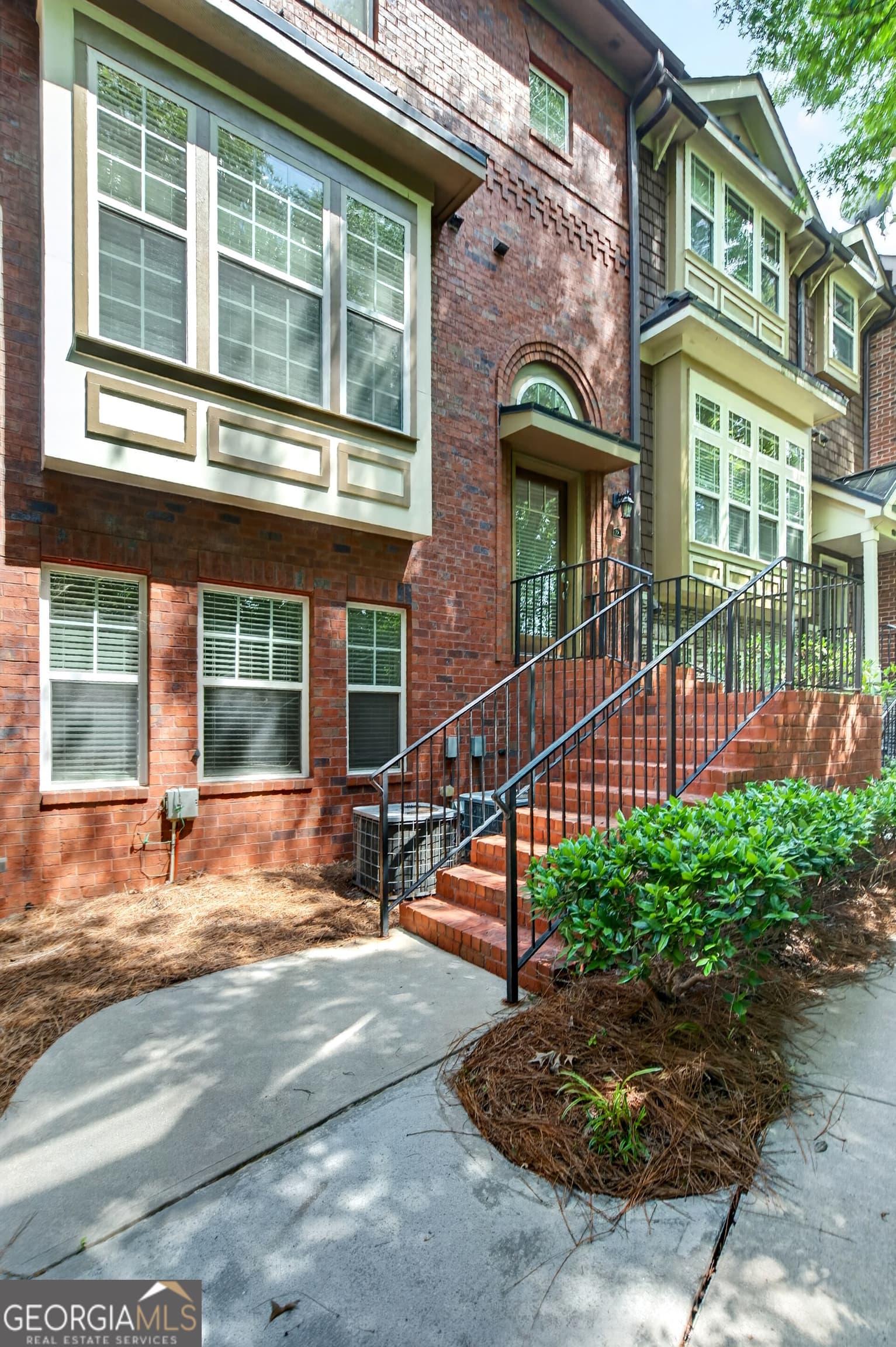3 bedroom, 3.5 bathroom, 2,304 sq ft townhouse sold at 19 High Top Road 5, Atlanta, GA 30328