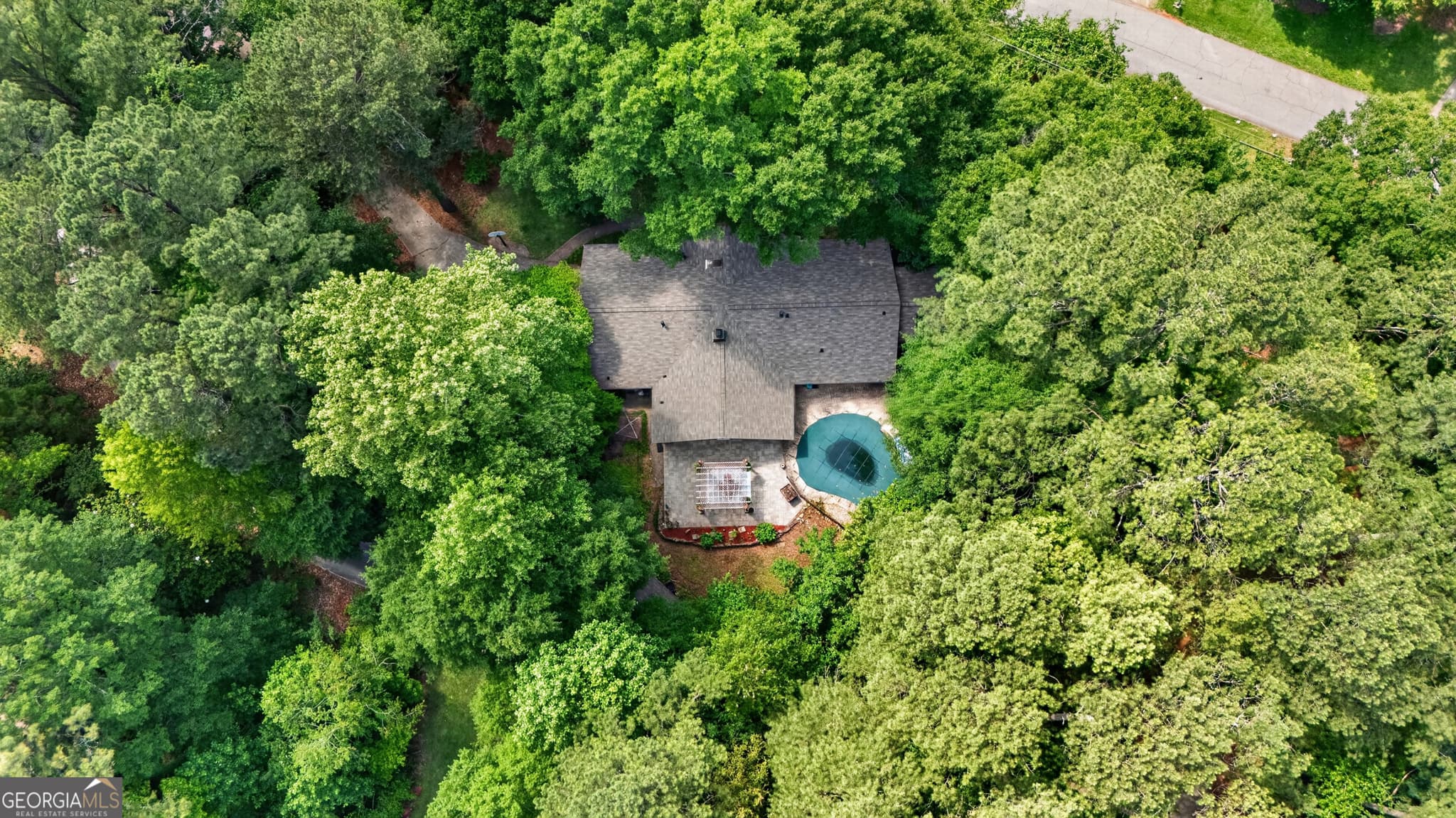 3 bedroom, 3 bathroom, 2,689 sq ft single family residence sold at 2678 HUMMINGBIRD Drive, Duluth, GA 30096