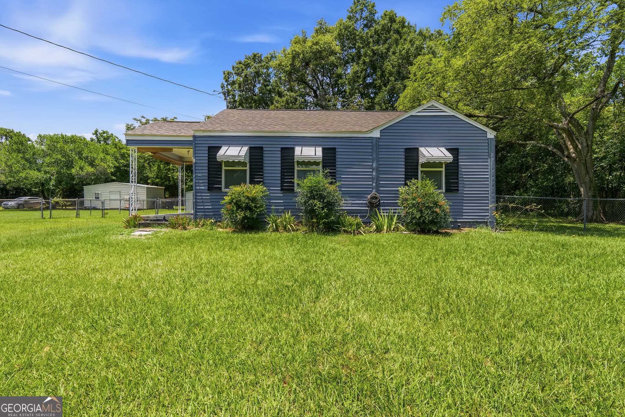 2 bedroom, 1 bathroom, 800 sq ft single family residence sold at 423 Camellia Circle, Warner Robins, GA 31093