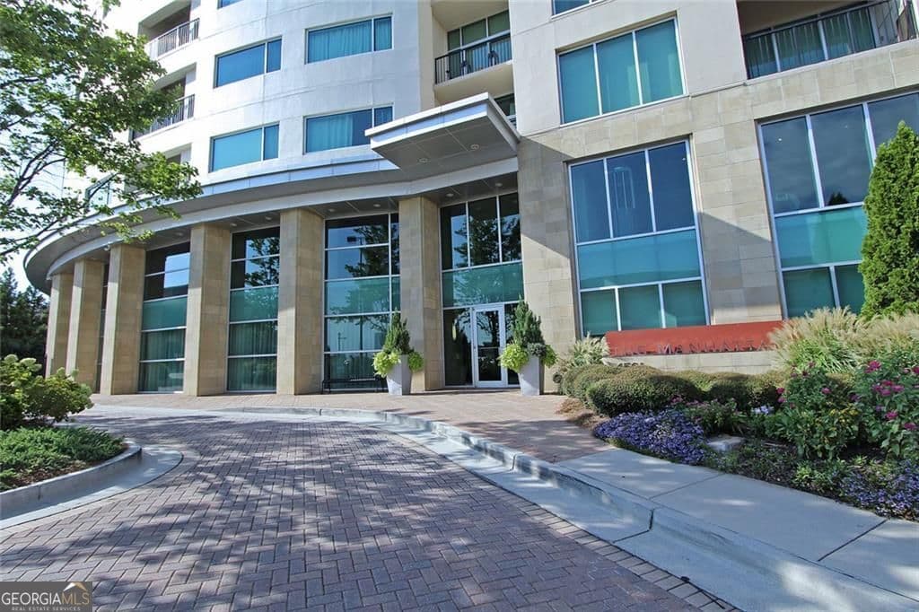 1 bedroom, 1 bathroom, 961 sq ft condominium sold at 4561 Olde Perimeter Way 2706, Dunwoody, GA 30346