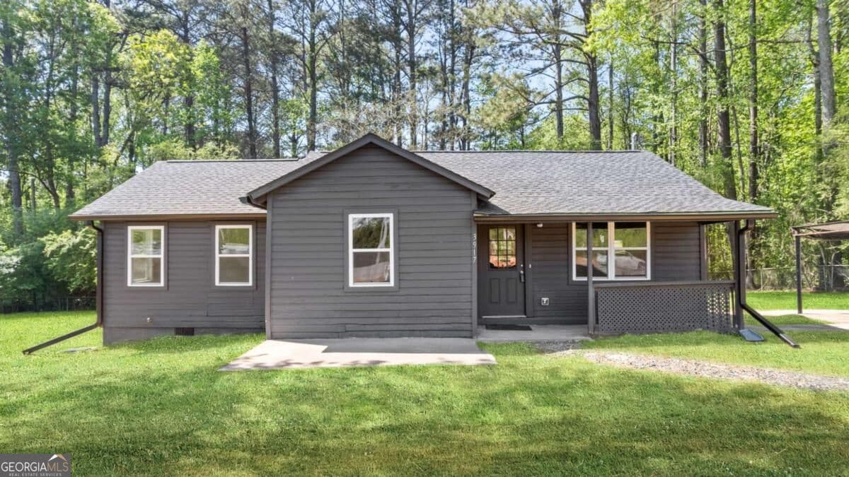 3 bedroom, 2 bathroom, 1,264 sq ft single family residence for rent at 3917 Dallas Acworth Highway, Acworth, GA 30101 for $2,195 a month