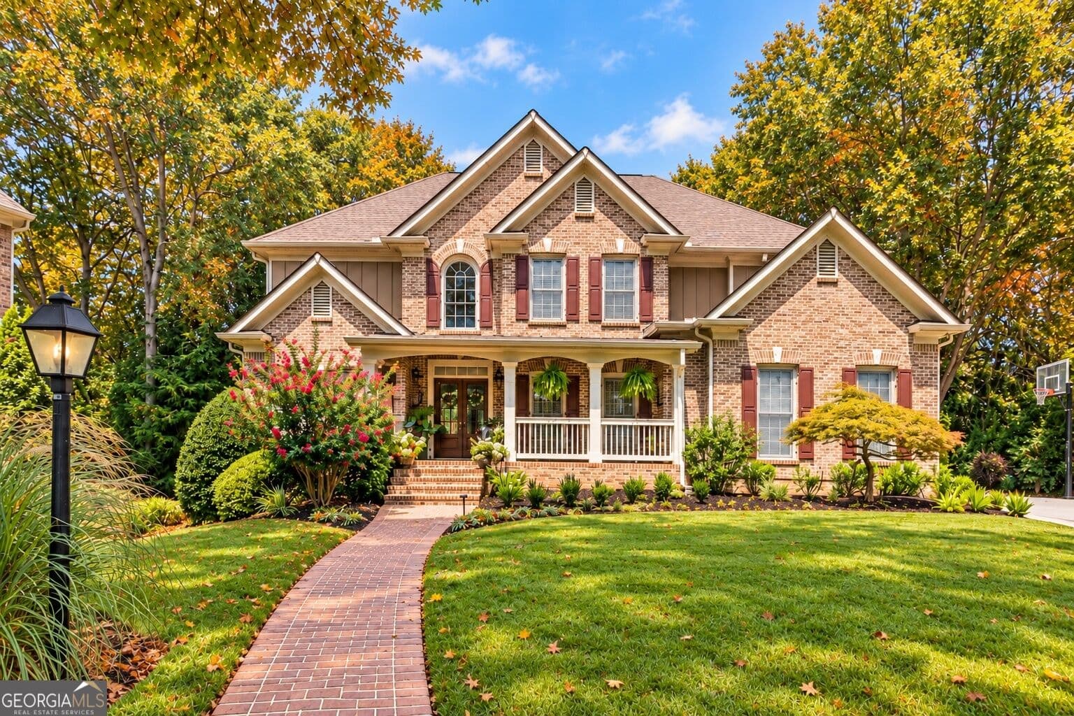 6 bedroom, 5.5 bathroom, 6,538 sq ft single family residence for sale at 914 Meadow Club Court, Suwanee, GA 30024