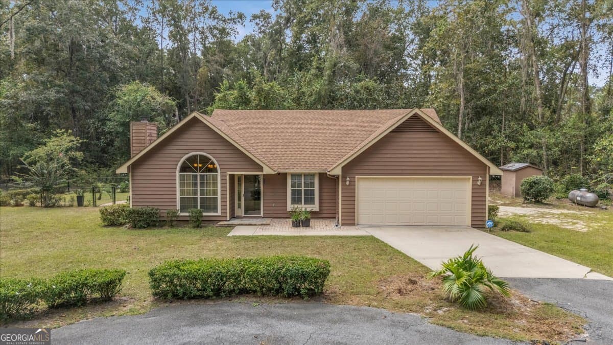 3 bedroom, 2 bathroom, 1,335 sq ft single family residence sold at 744 Dunlevie Road, Allenhurst, GA 31301