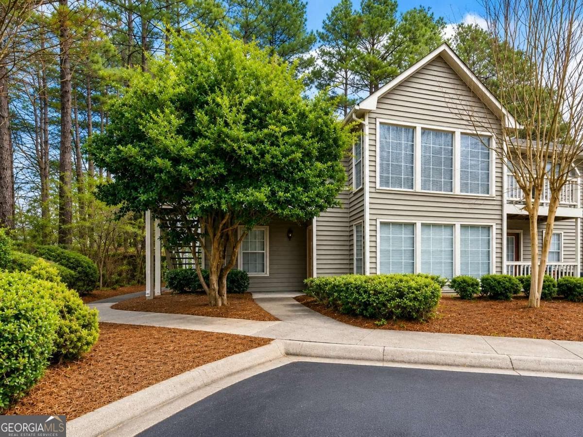 2 bedroom, 2 bathroom, 1,150 sq ft condominium for sale at 1303 Country Park Drive, Smyrna, GA 30080