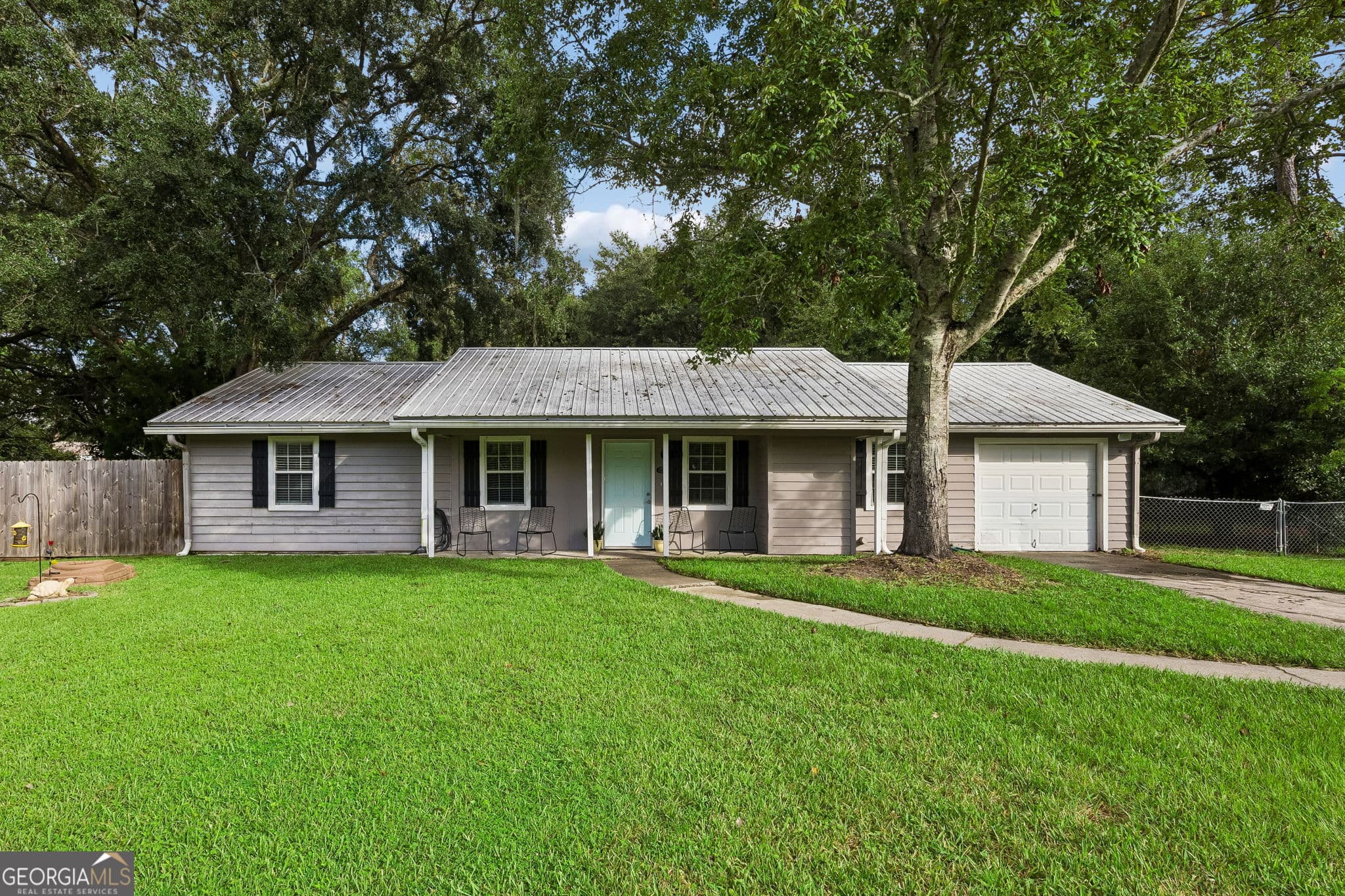 3 bedroom, 2 bathroom, 1,632 sq ft single family residence for sale at 102 Richardson Court, St. Marys, GA 31558