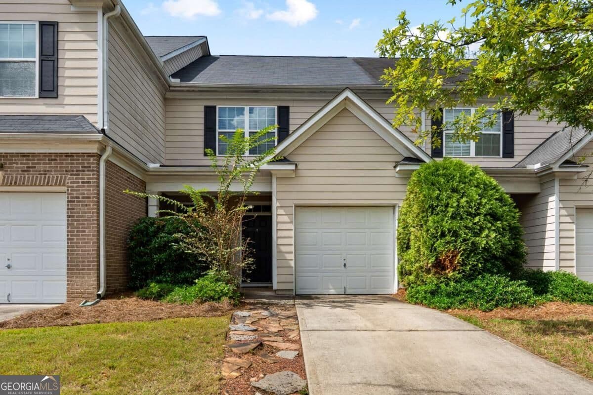3 bedroom, 2.5 bathroom, 1,682 sq ft townhouse for rent at 143 Granite Way, Newnan, GA 30265 for $1,850 a month