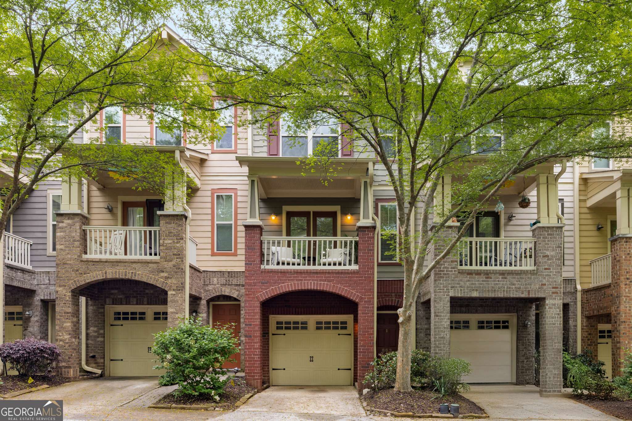 3 bedroom, 2.5 bathroom, 1,492 sq ft townhouse sold at 863 Commonwealth Avenue, Atlanta, GA 30312