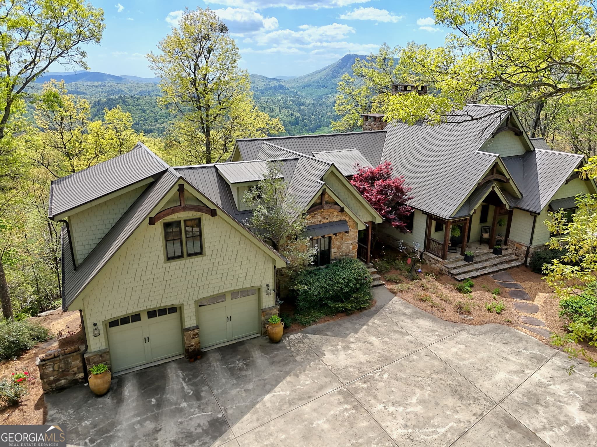 5 bedroom, 5.5 bathroom, 5,886 sq ft single family residence for sale at 913 Tiger Pass Drive, Tiger, GA 30576