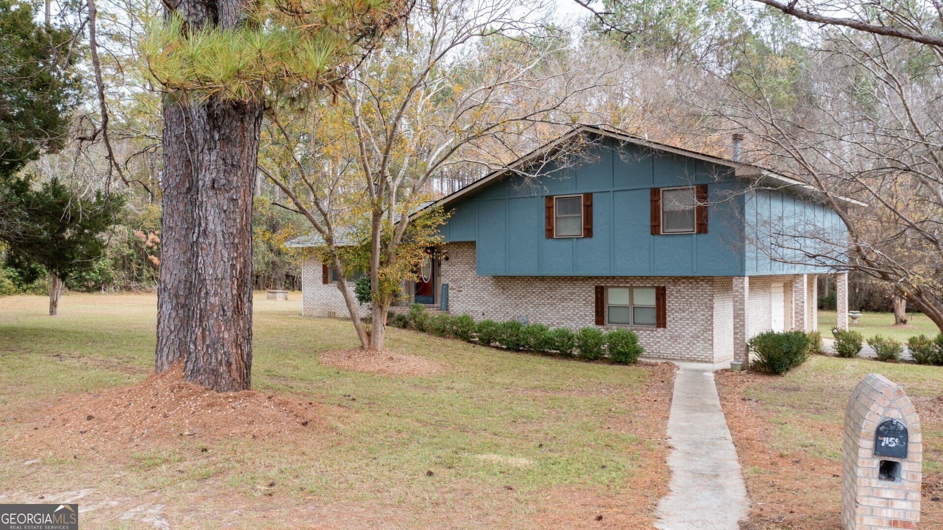 3 bedroom, 2.5 bathroom, 2,628 sq ft single family residence sold at 756 Russton Drive, Waycross, GA 31503