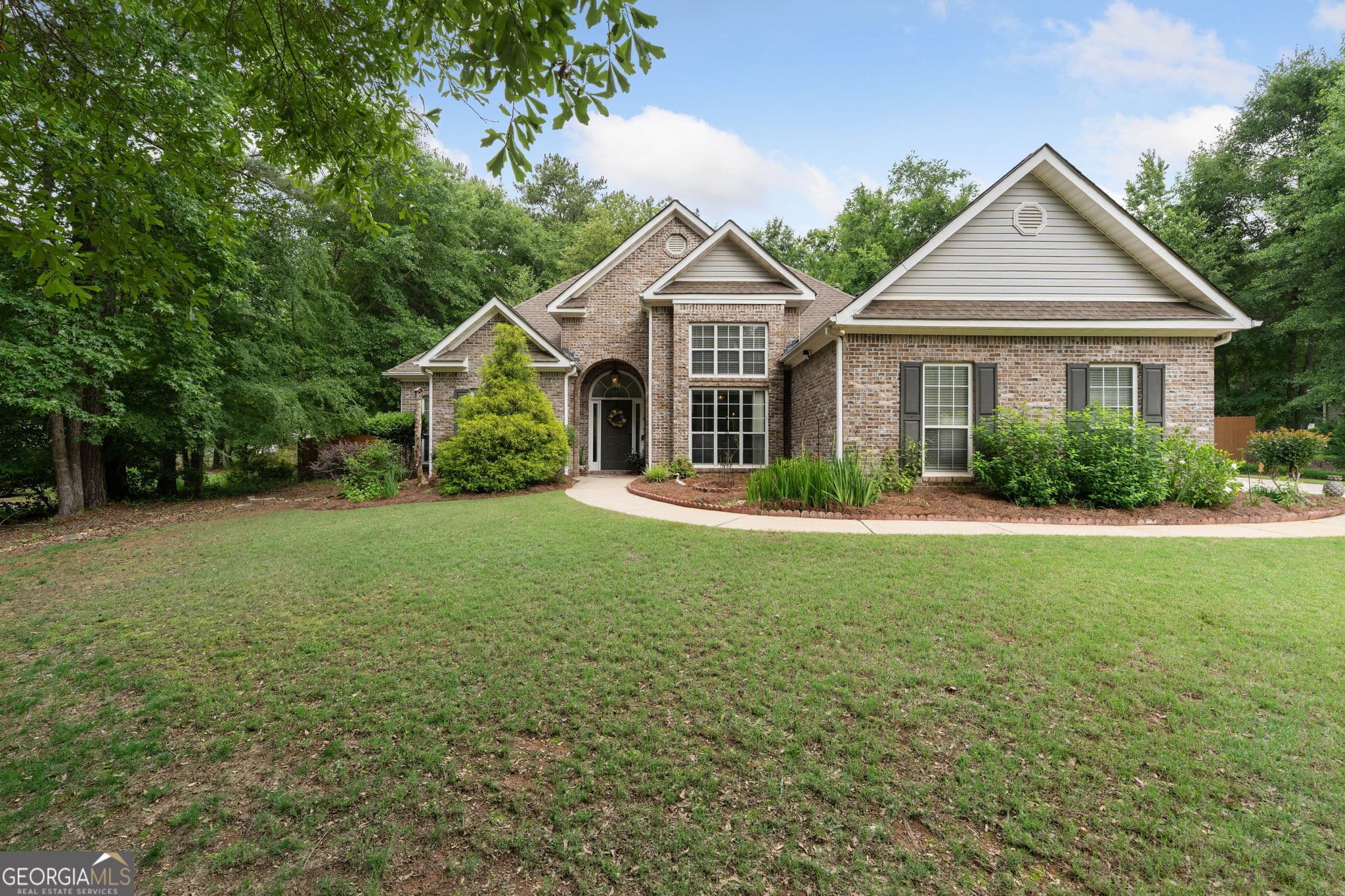 3 bedroom, 2 bathroom, 1,818 sq ft single family residence sold at 1134 River Green Court, Mcdonough, GA 30252