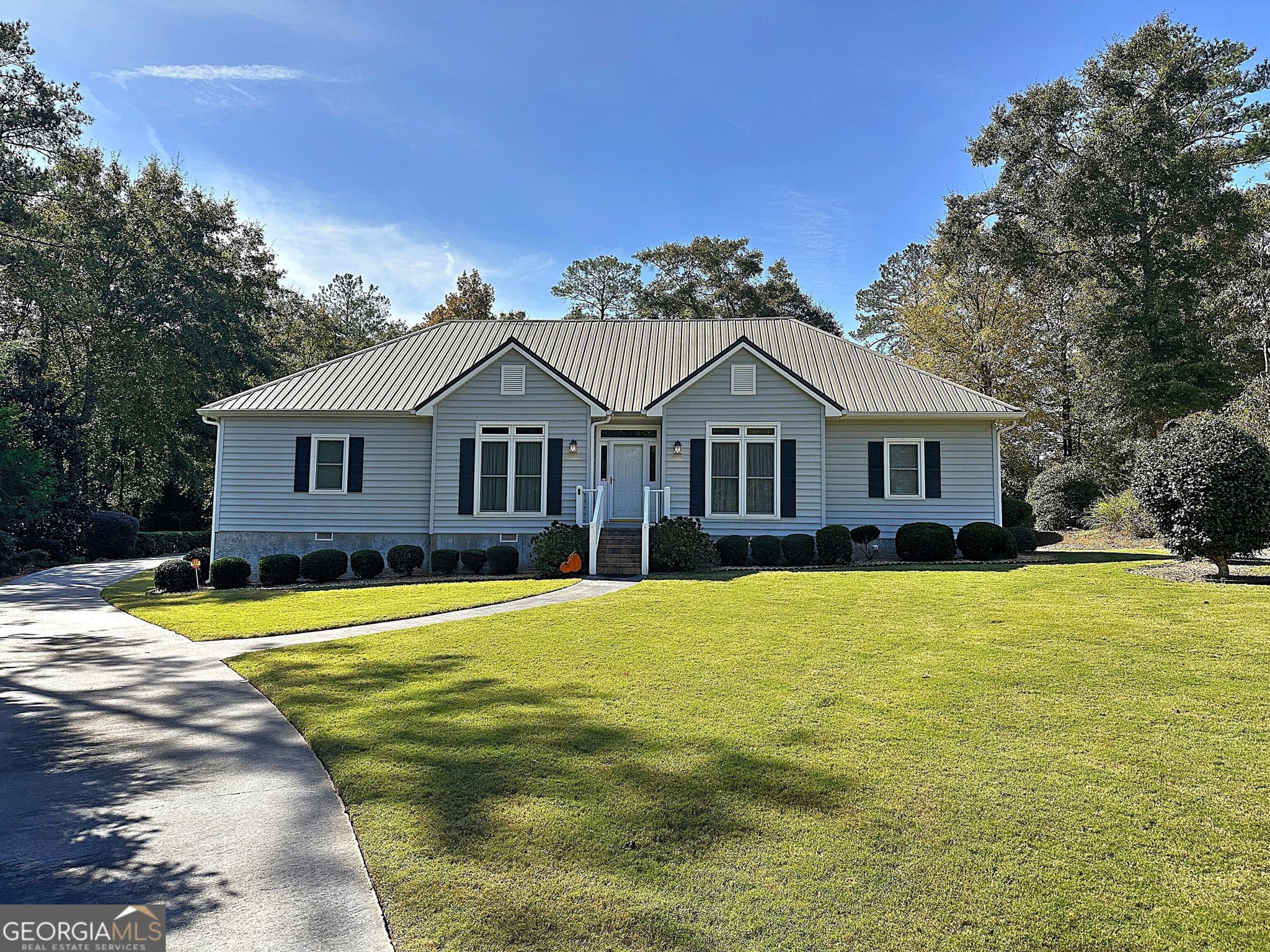 3 bedroom, 2 bathroom, 2,080 sq ft single family residence for sale at 404 Woodfield Court, Lagrange, GA 30240