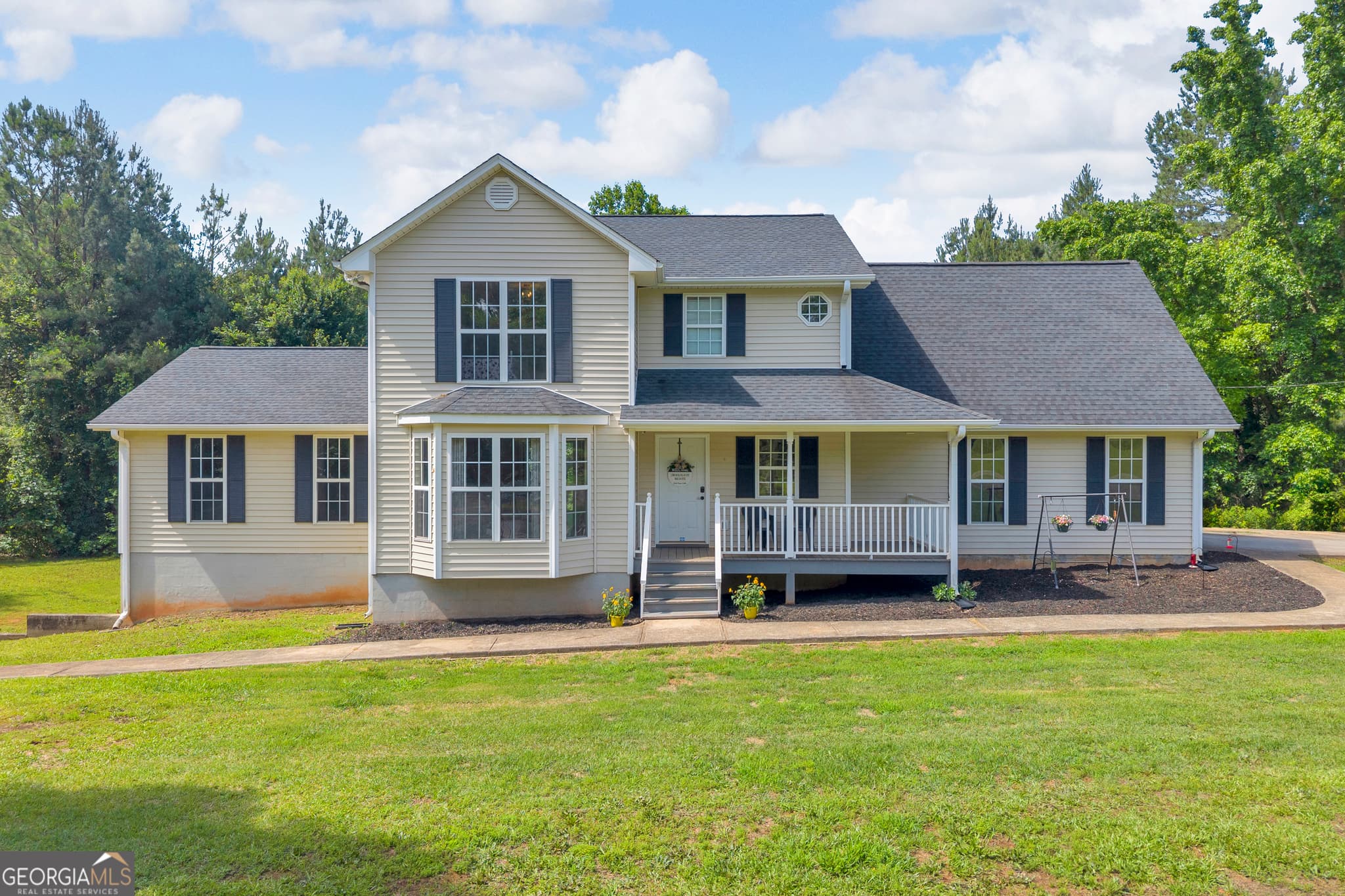 4 bedroom, 3.5 bathroom, 2,520 sq ft single family residence sold at 941 Lavonia Highway, Bowersville, GA 30516