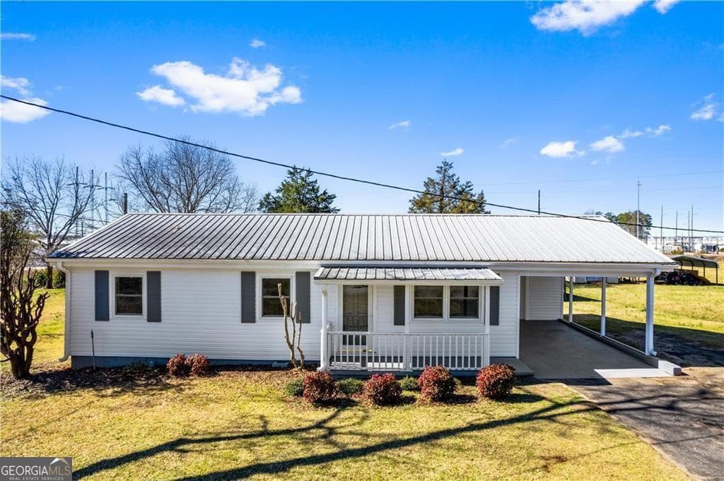 3 bedroom, 2 bathroom single family residence sold at 122 Piedmont Avenue 122, Braselton, GA 30517