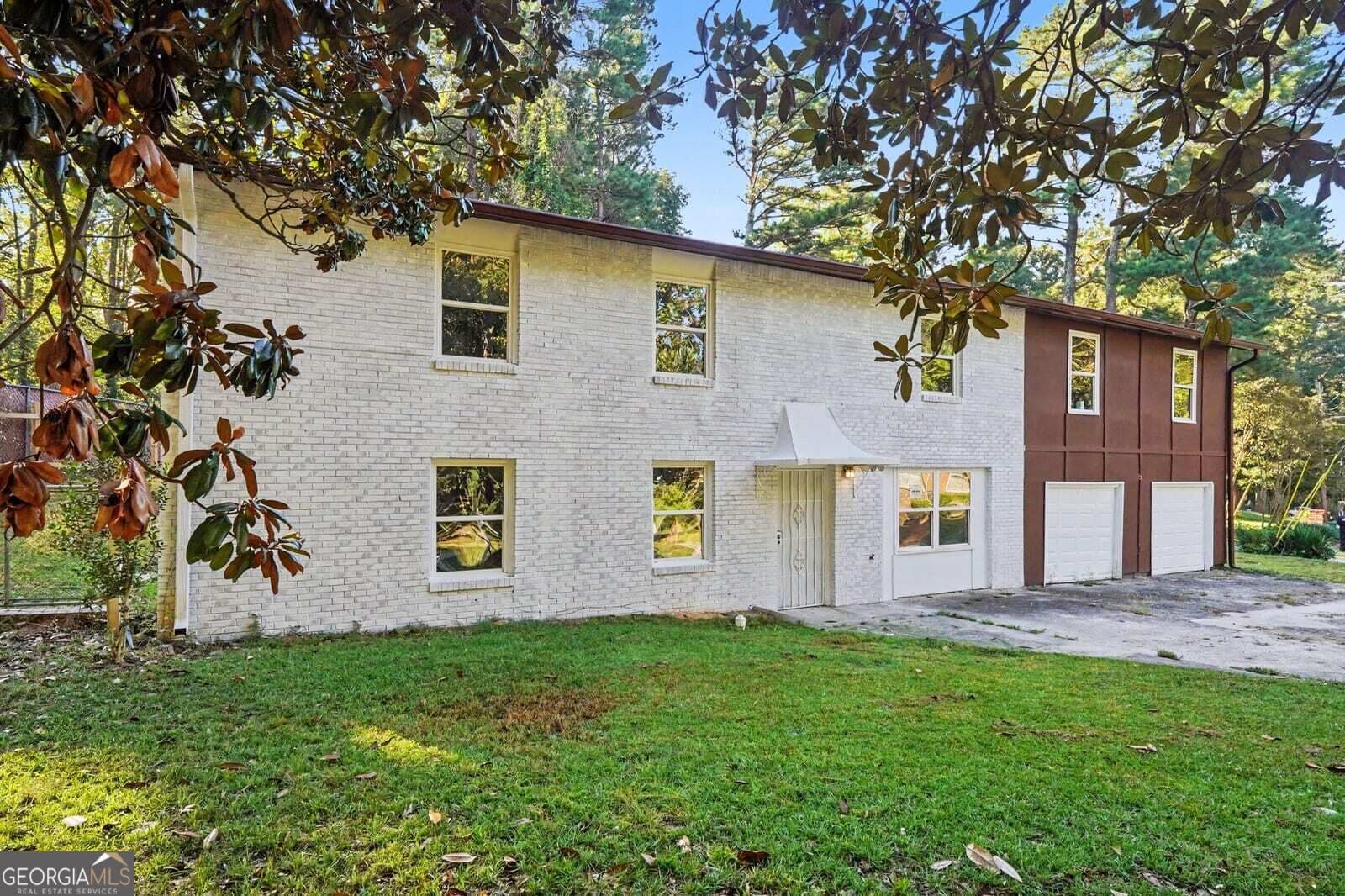 5 bedroom, 3 bathroom, 2,759 sq ft single family residence for sale at 2830 Allegro Drive, Atlanta, GA 30318